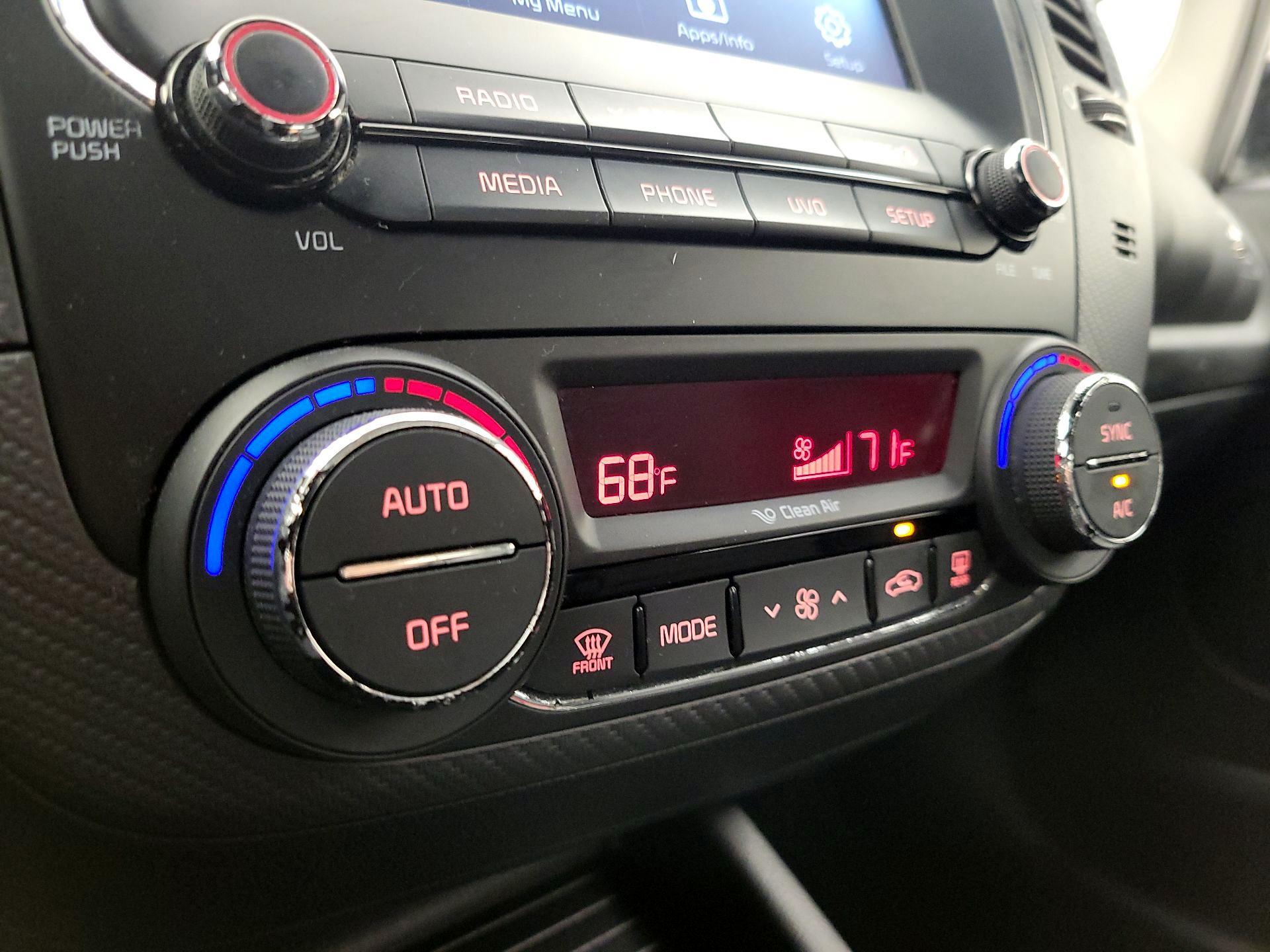 Thumbnail: 2018 Kia Forte - 16