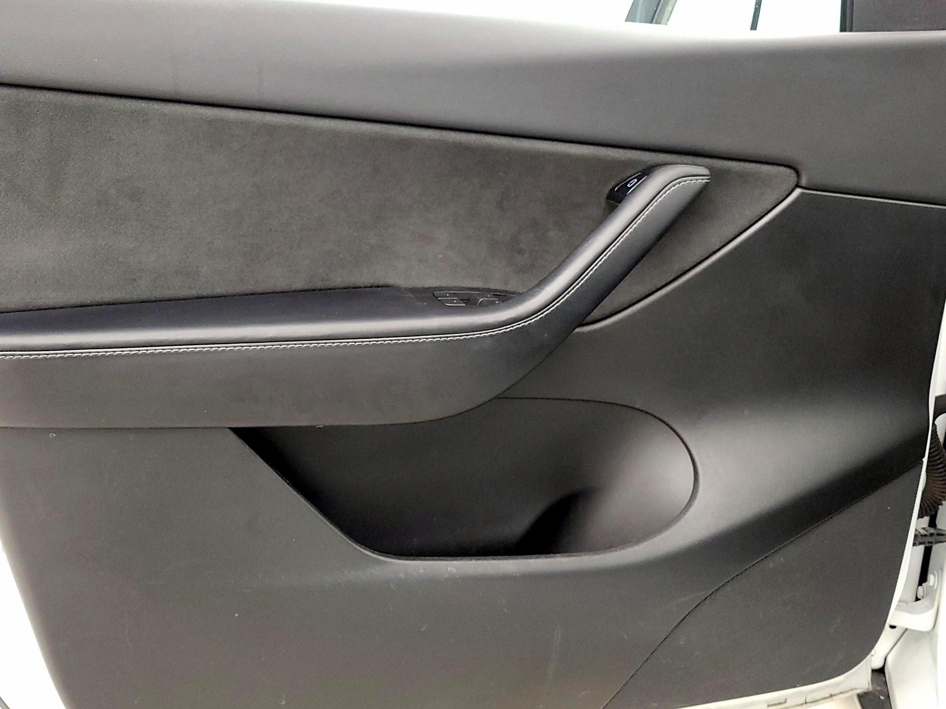 Thumbnail: 2022 Tesla Model Y - 12