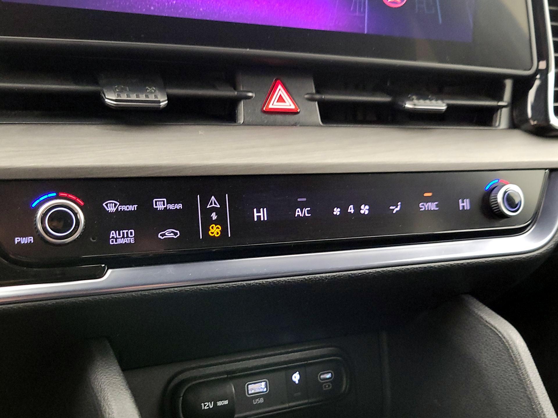 Thumbnail: 2023 Kia Sportage - 17