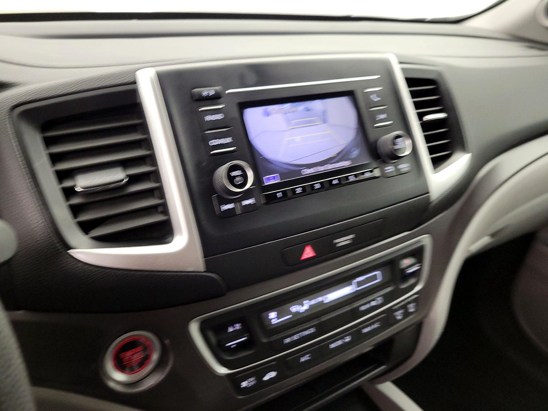 Thumbnail: 2016 Honda Pilot - 14