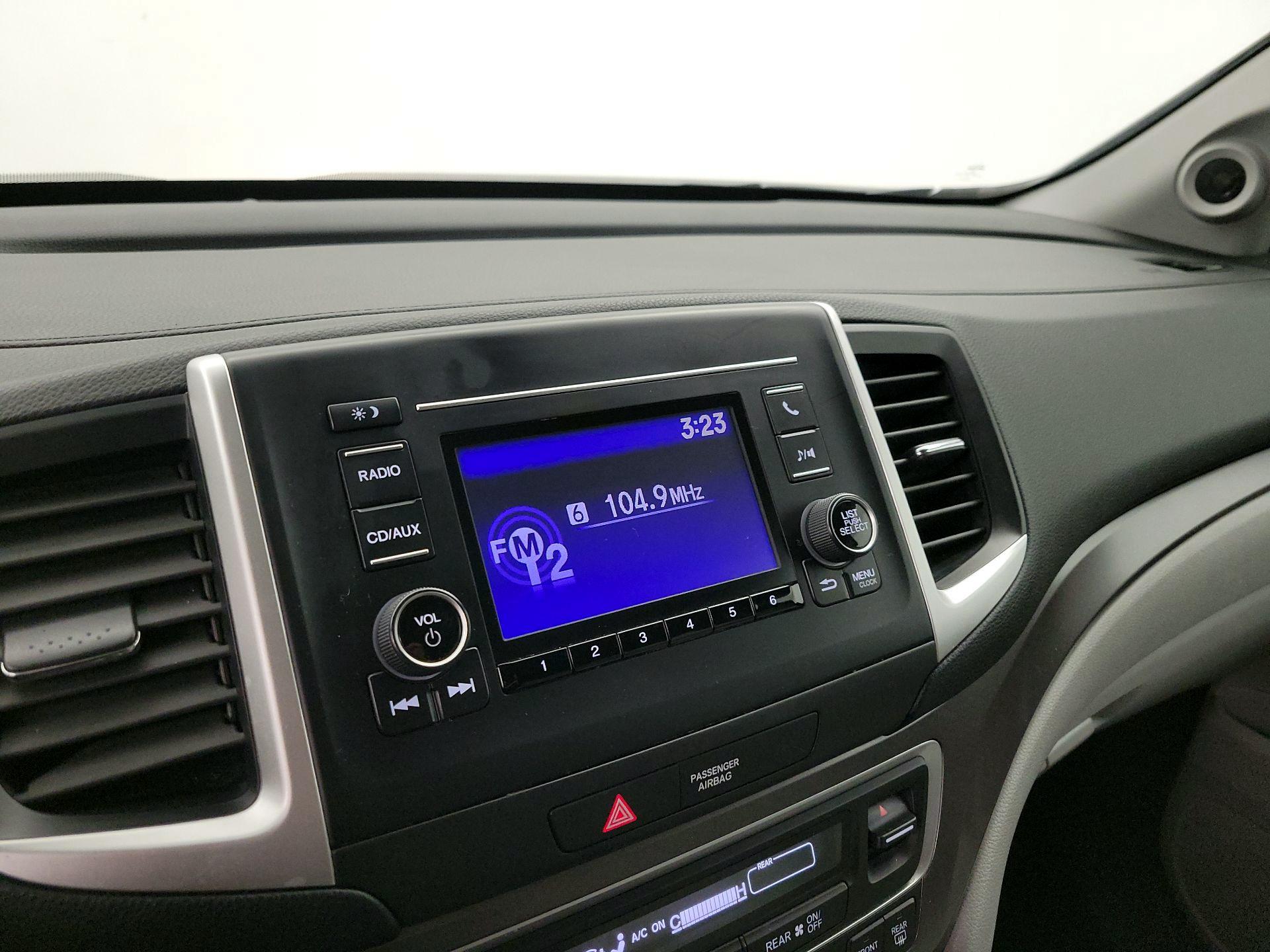 Thumbnail: 2016 Honda Pilot - 15