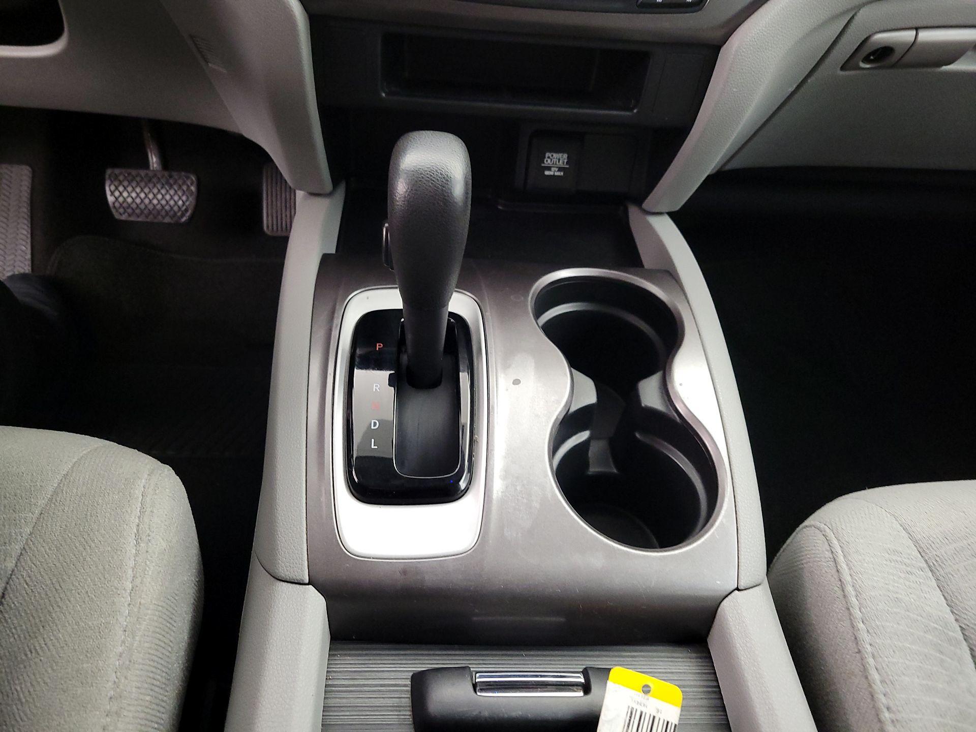 Thumbnail: 2016 Honda Pilot - 17