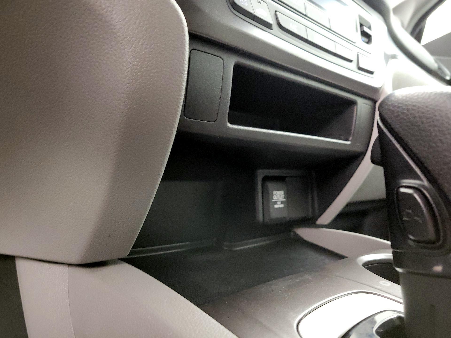 Thumbnail: 2016 Honda Pilot - 18