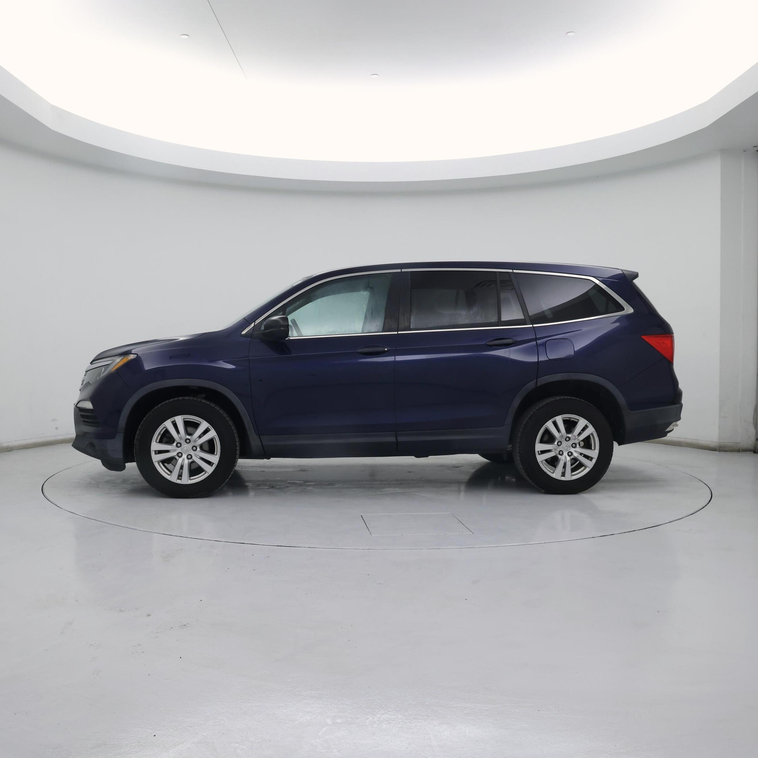 Thumbnail: 2016 Honda Pilot - 3