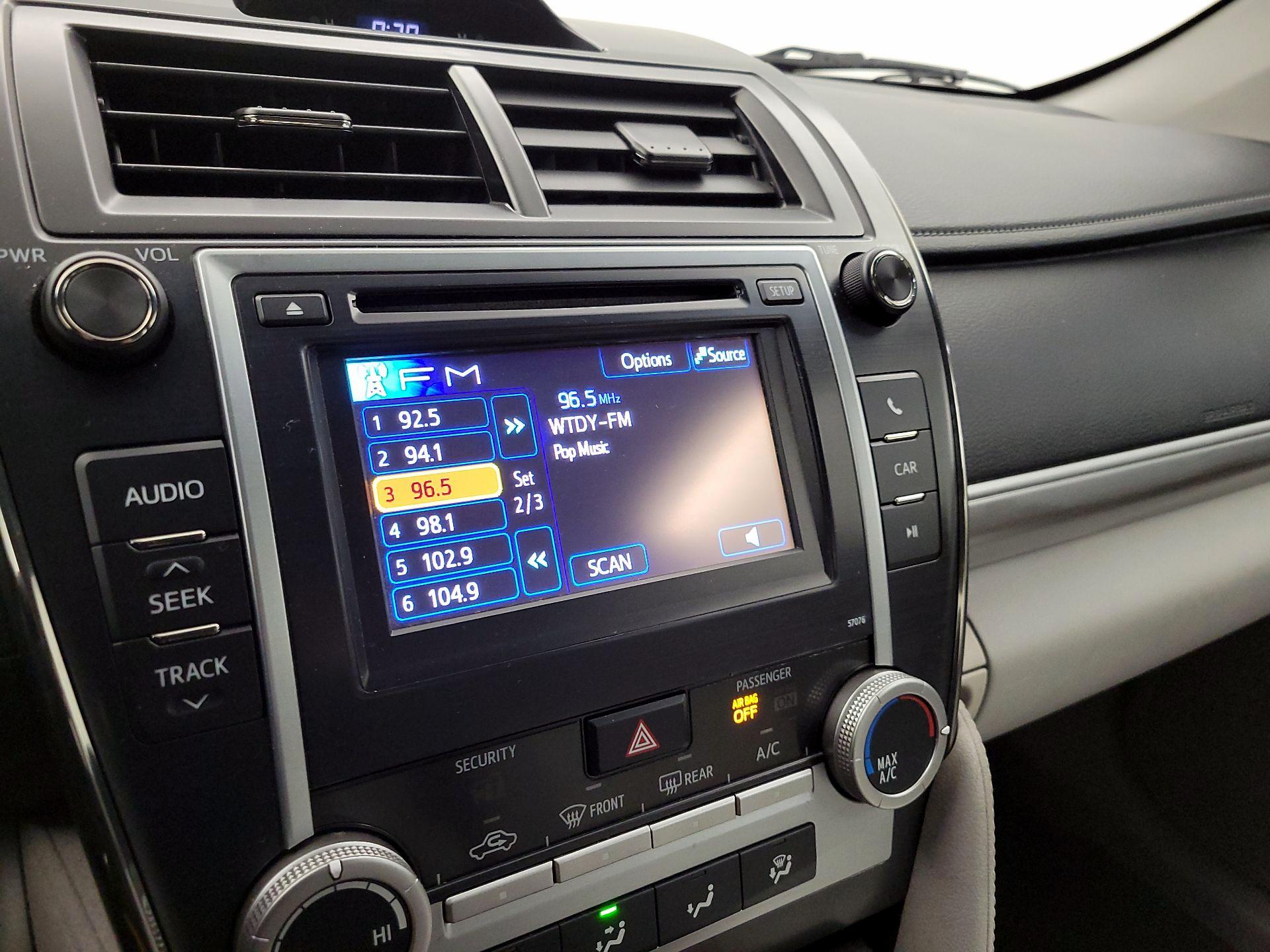 Thumbnail: 2014 Toyota Camry - 13