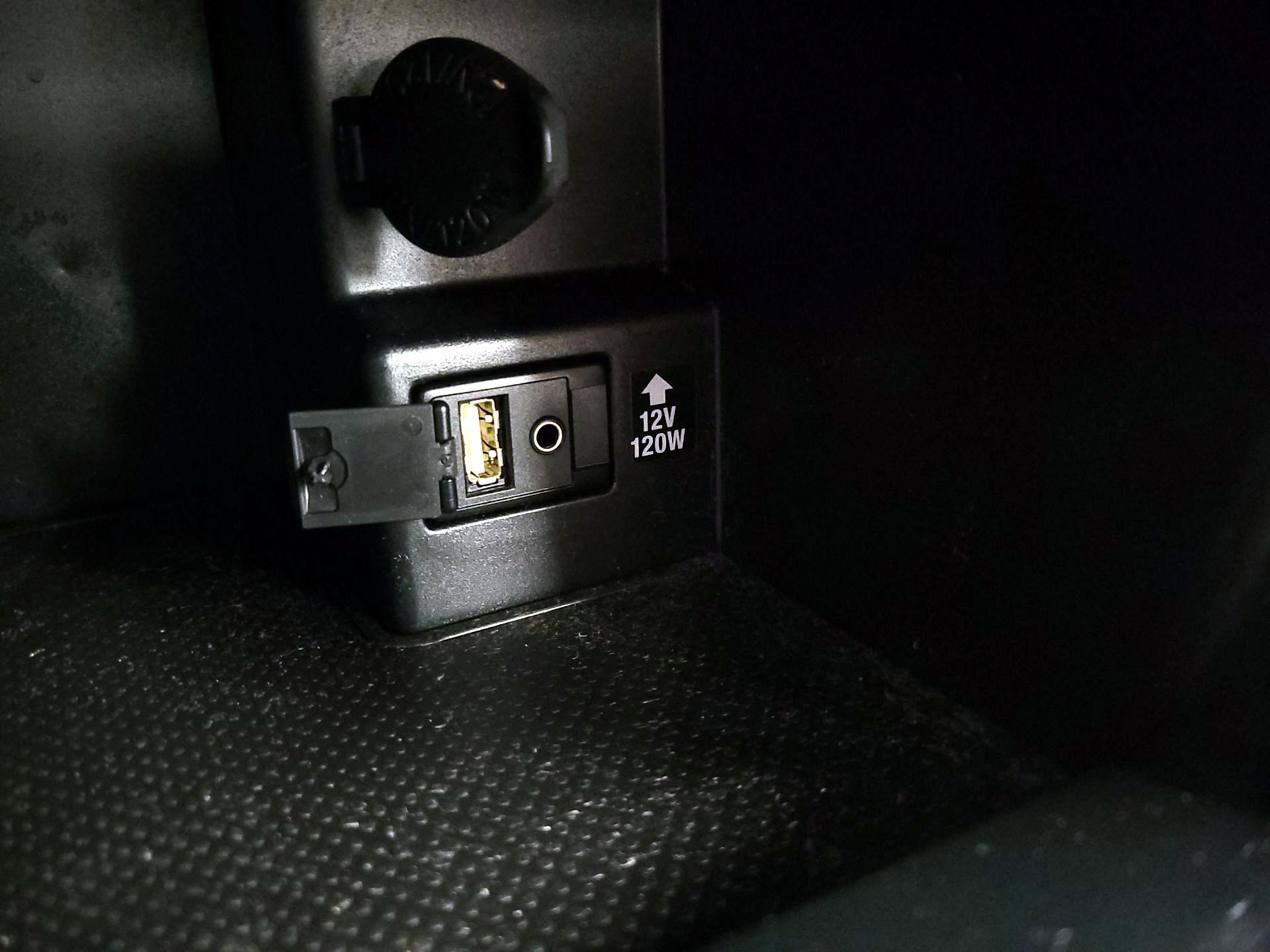 Thumbnail: 2014 Toyota Camry - 16