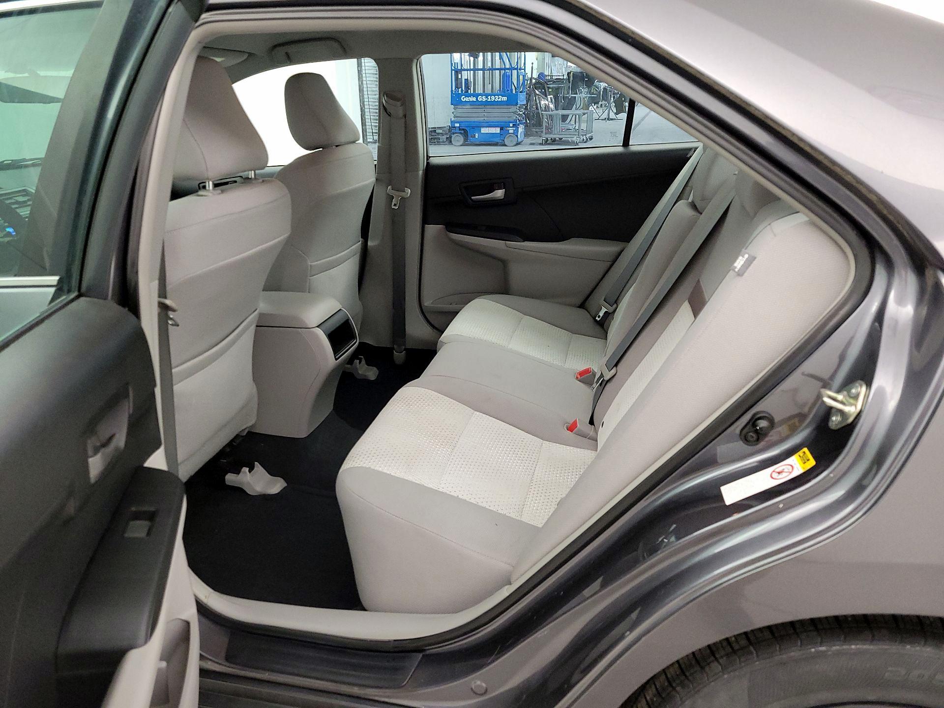 Thumbnail: 2014 Toyota Camry - 17