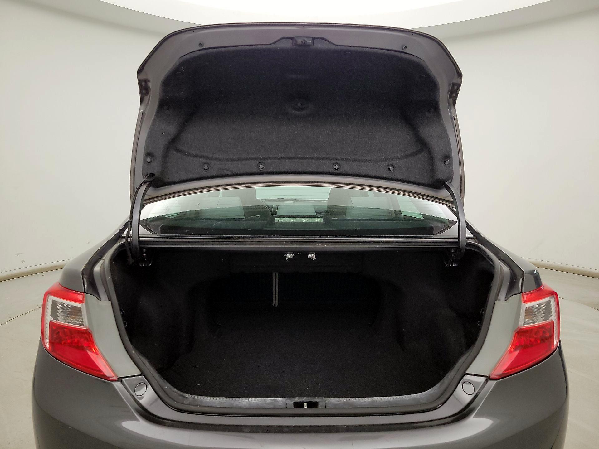 Thumbnail: 2014 Toyota Camry - 18