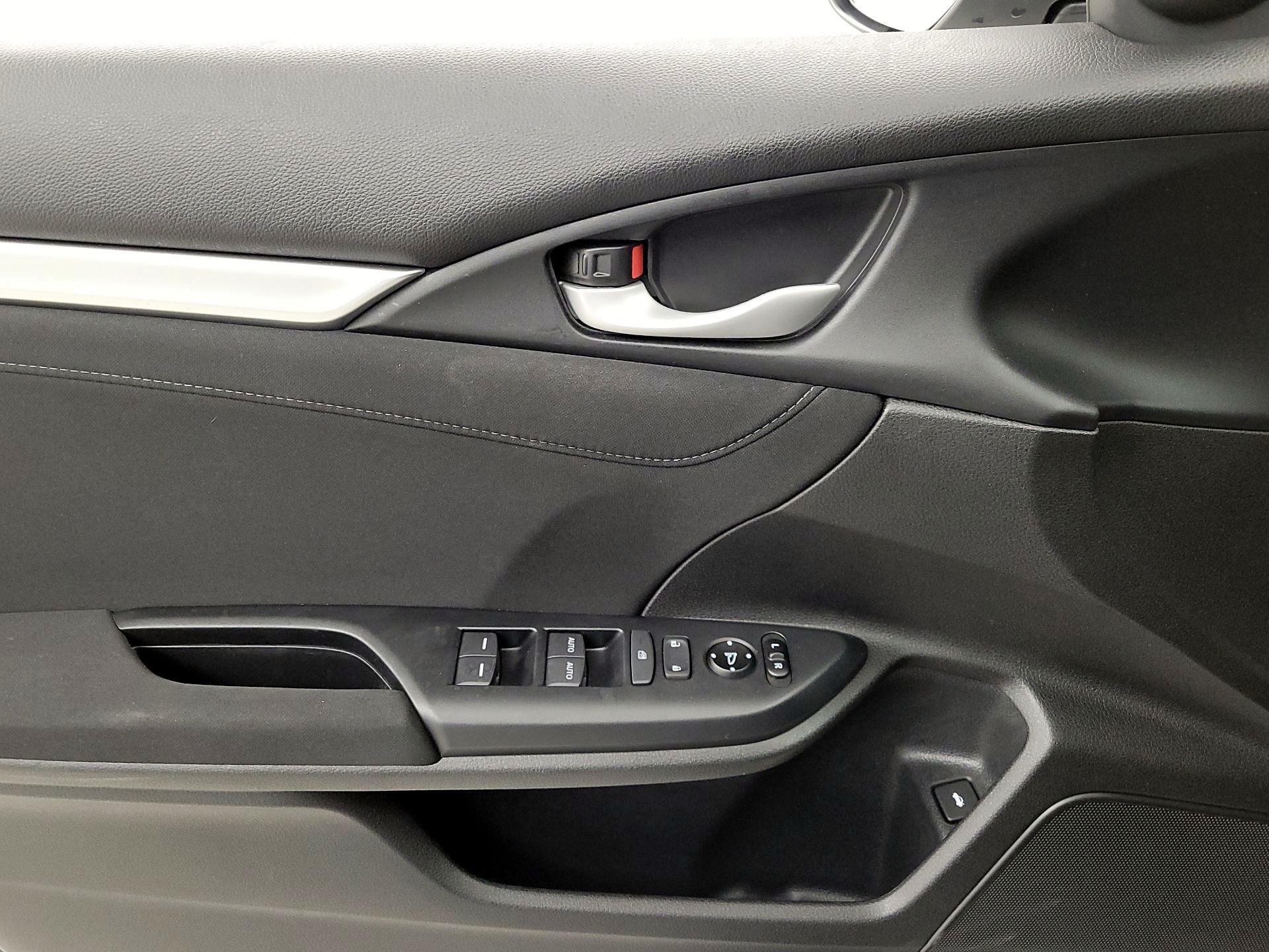 Thumbnail: 2016 Honda Civic - 12