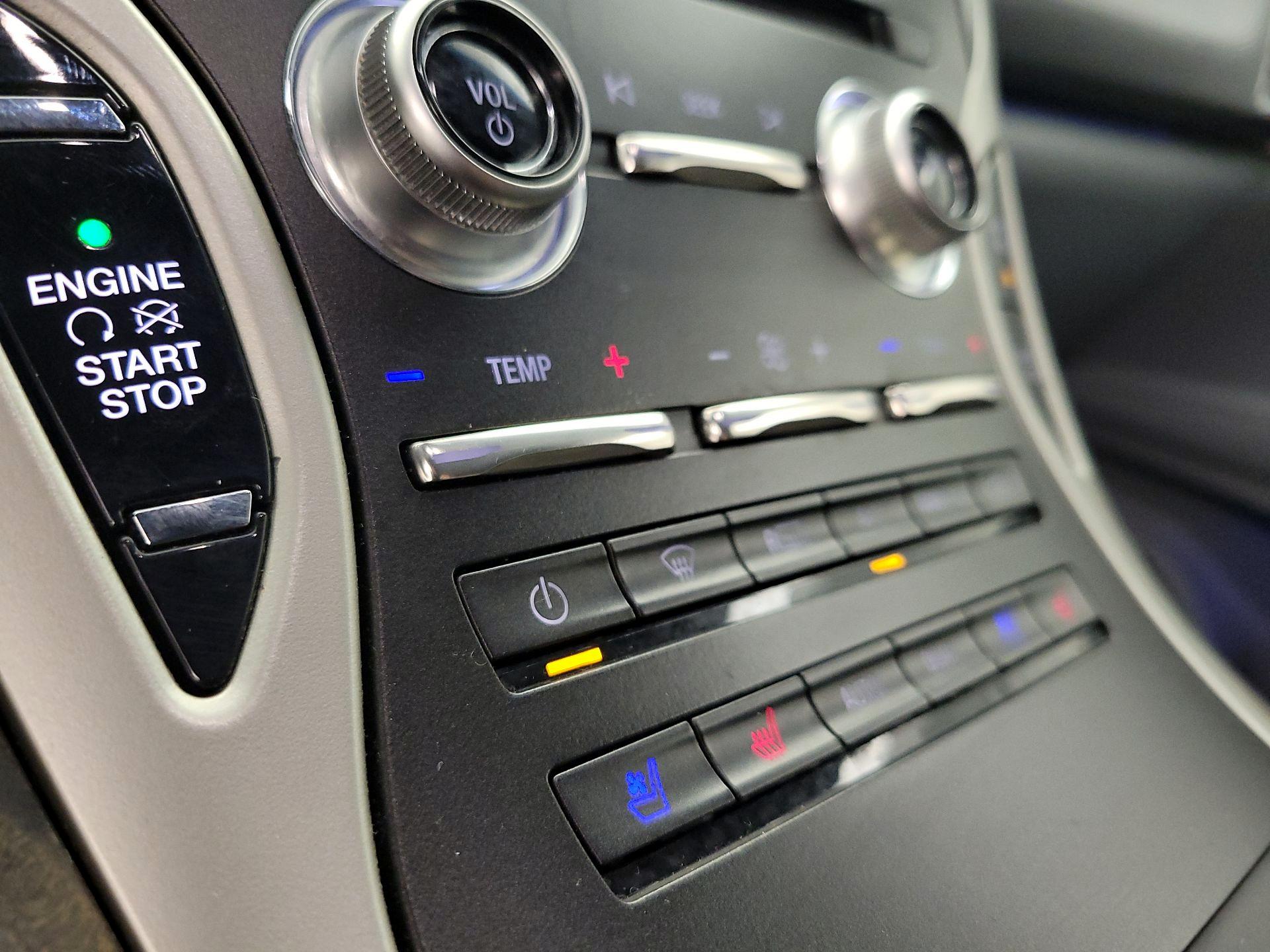 Thumbnail: 2019 Lincoln Nautilus - 17