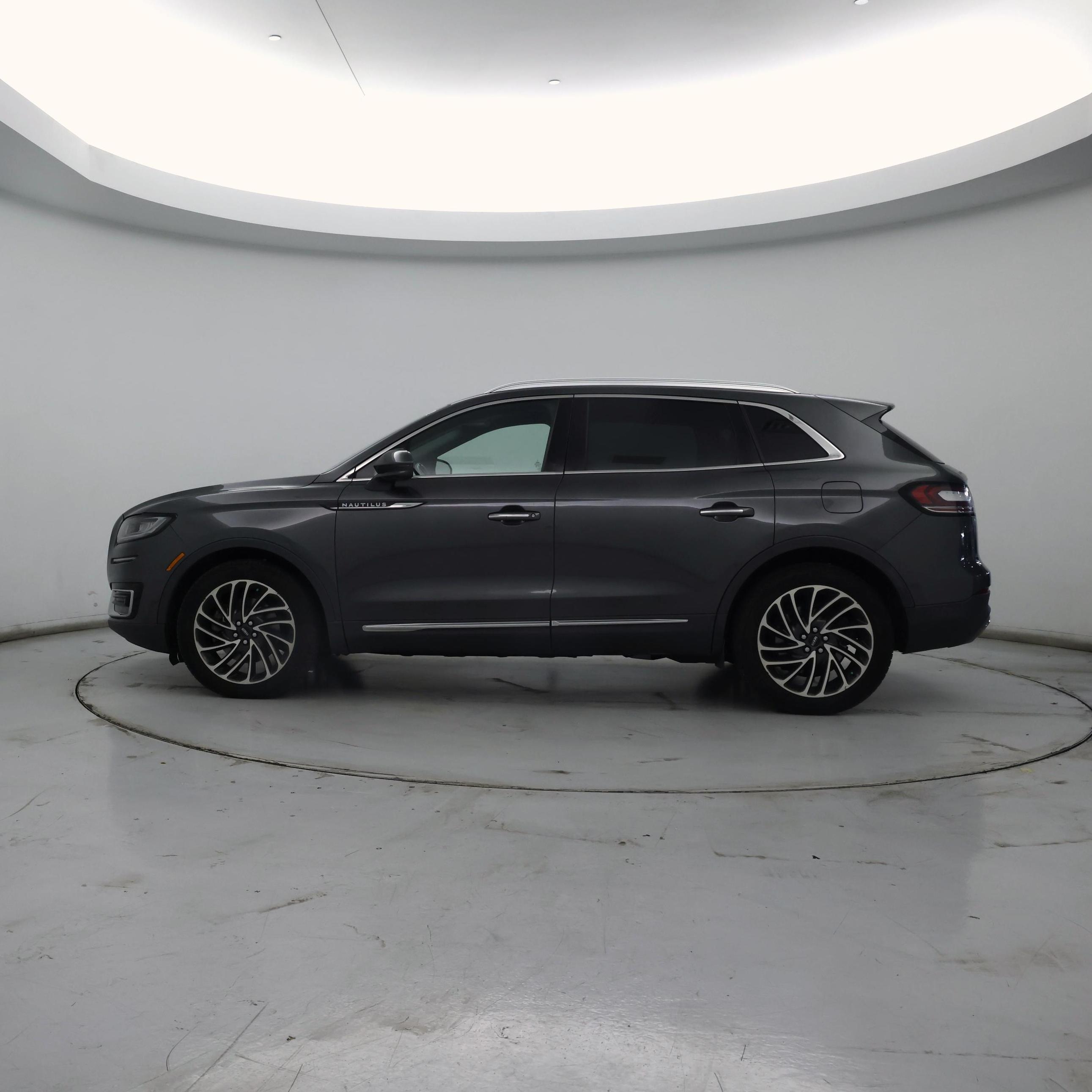 Thumbnail: 2019 Lincoln Nautilus - 3