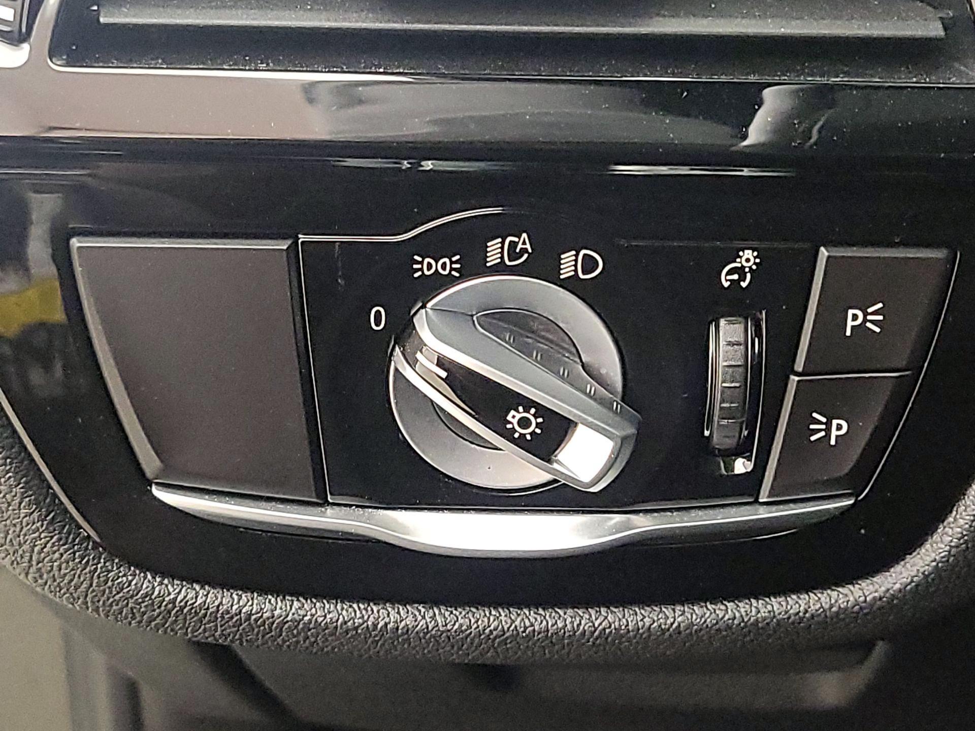 Thumbnail: 2021 BMW 5 Series - 13