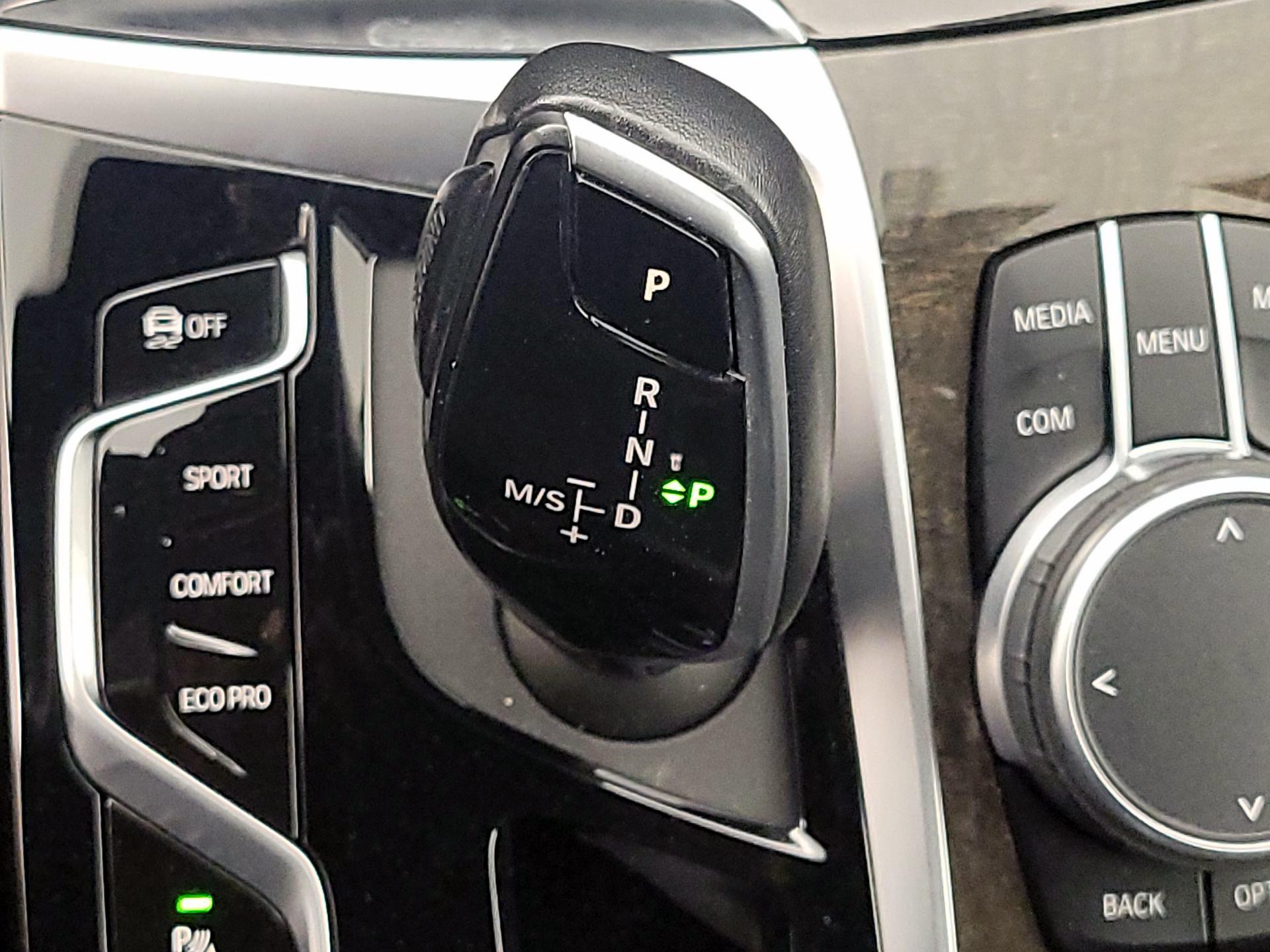 Thumbnail: 2021 BMW 5 Series - 18