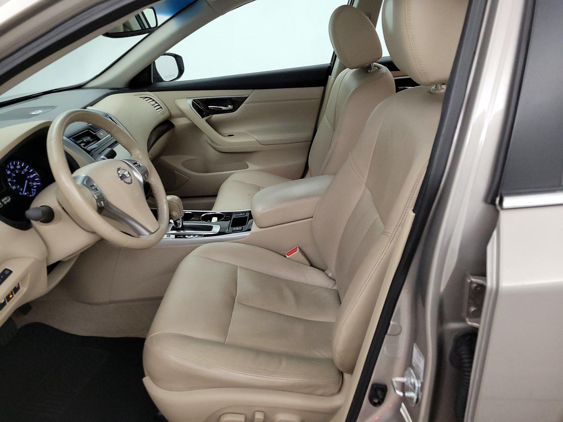 Thumbnail: 2014 Nissan Altima - 11