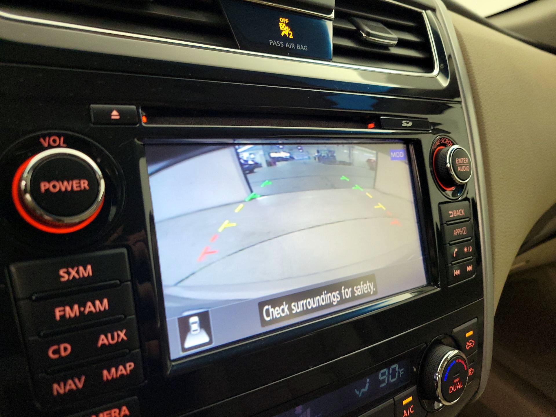 Thumbnail: 2014 Nissan Altima - 15