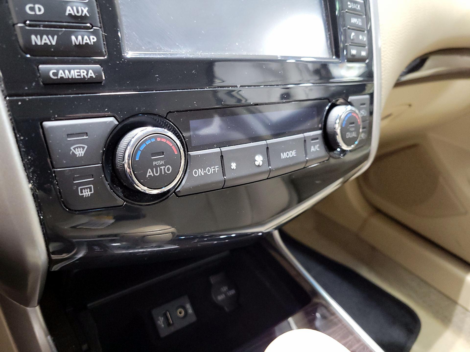 Thumbnail: 2014 Nissan Altima - 17