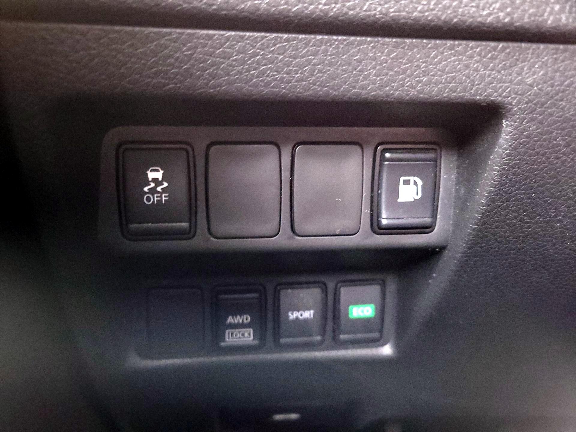 Thumbnail: 2018 Nissan Rogue - 13