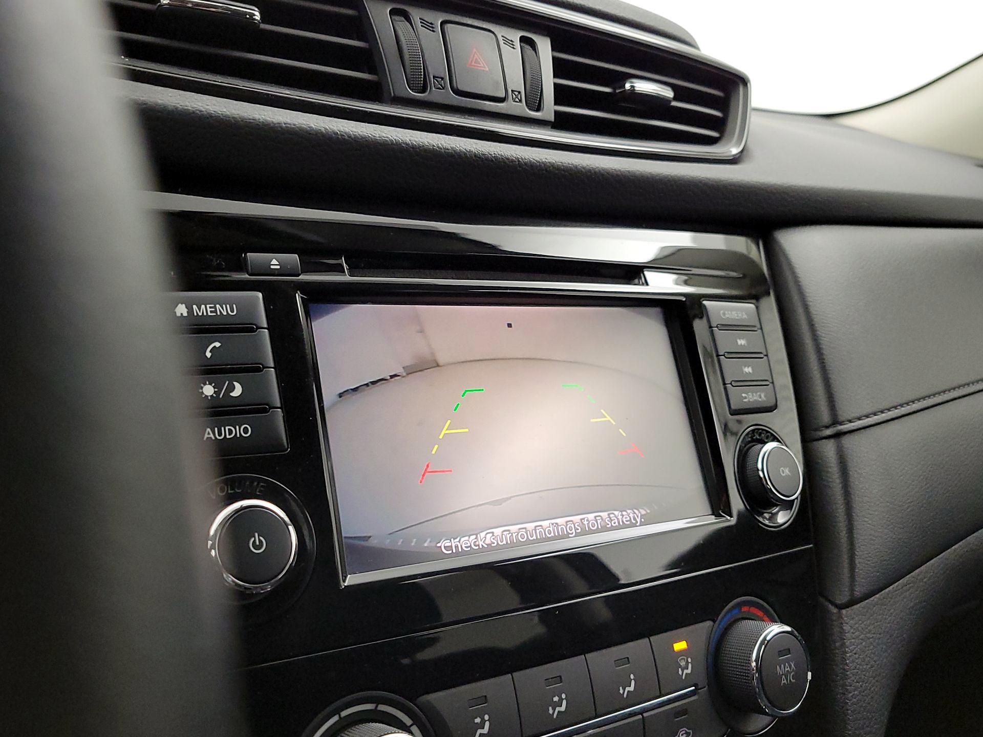 Thumbnail: 2018 Nissan Rogue - 14