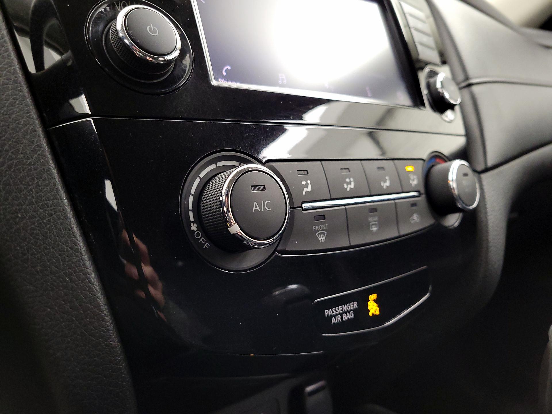 Thumbnail: 2018 Nissan Rogue - 16