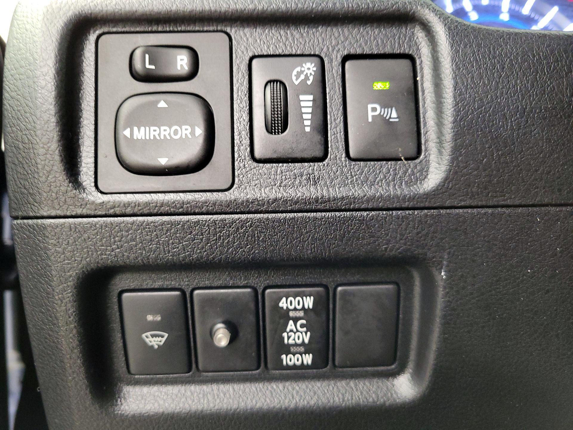 Thumbnail: 2017 Toyota 4Runner - 13