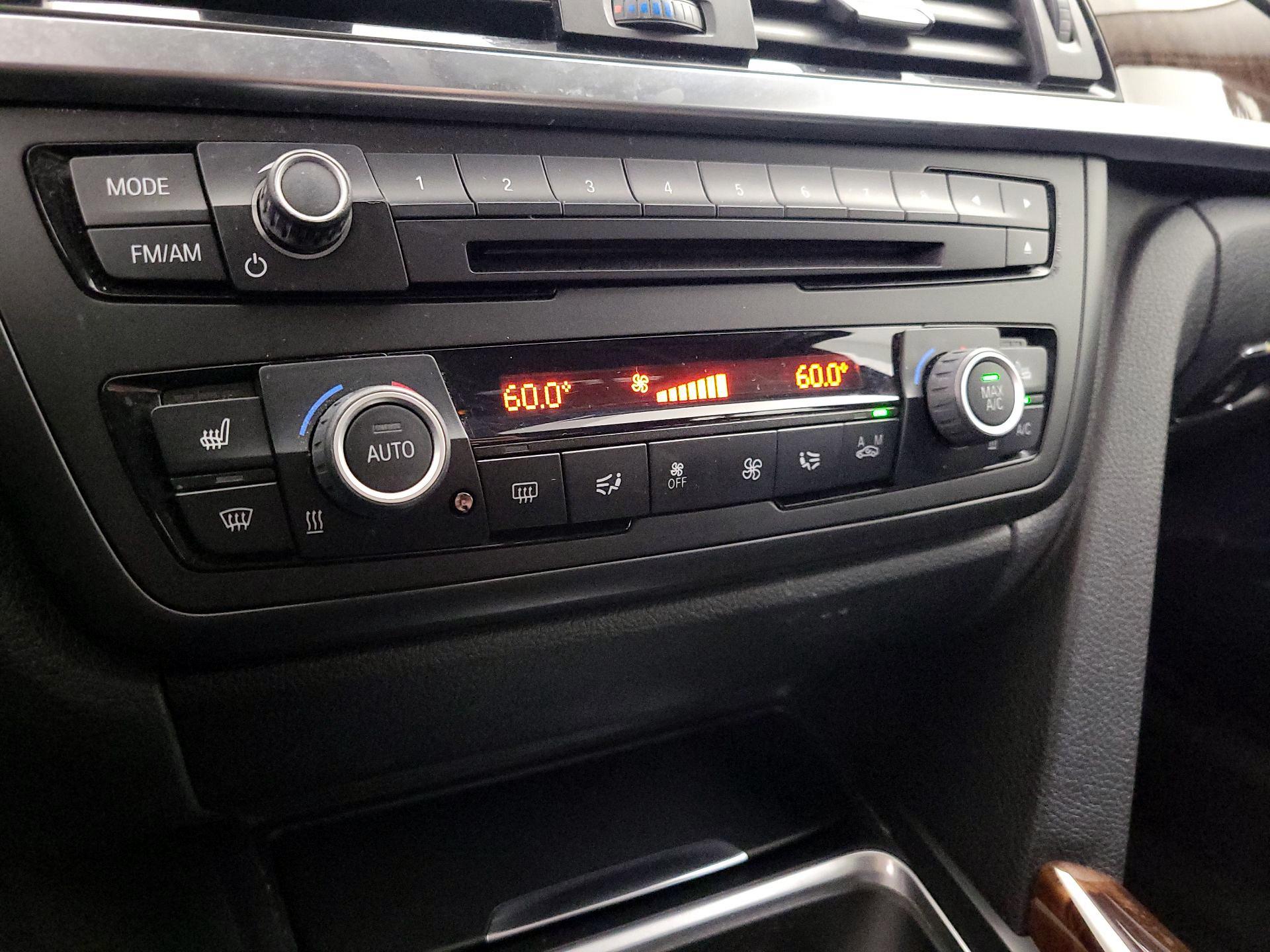 Thumbnail: 2015 BMW 3 Series - 15