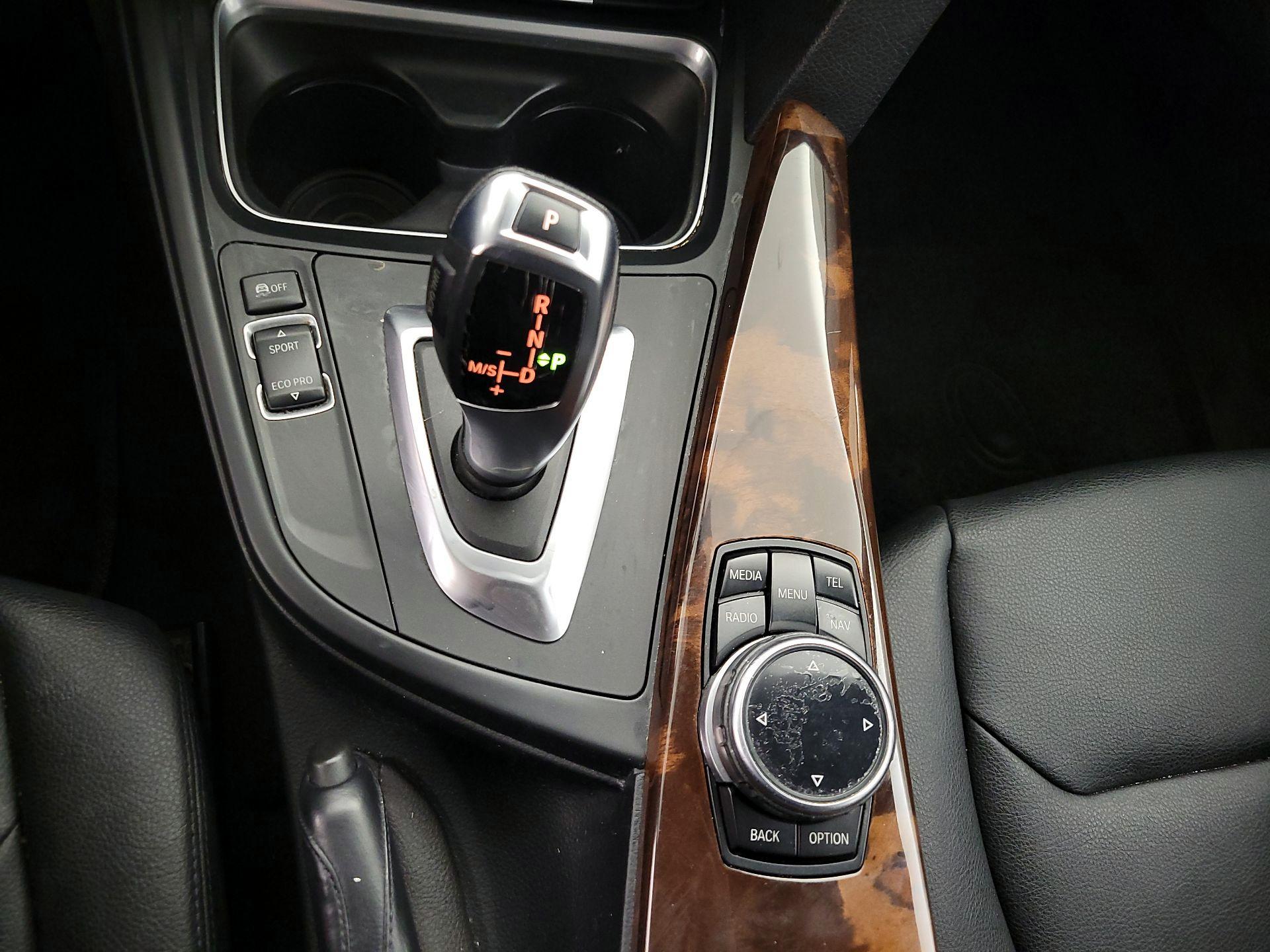 Thumbnail: 2015 BMW 3 Series - 16