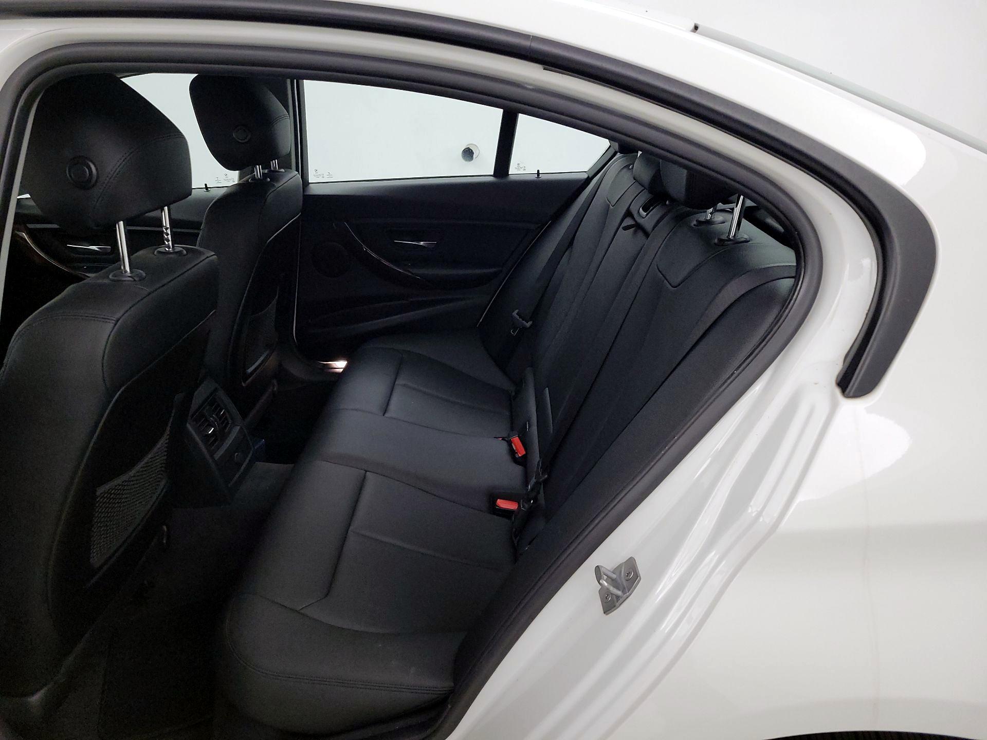 Thumbnail: 2015 BMW 3 Series - 19