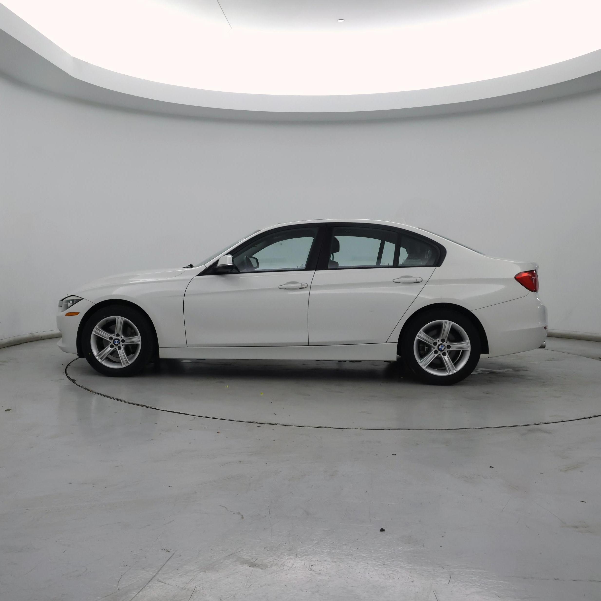 Thumbnail: 2015 BMW 3 Series - 3