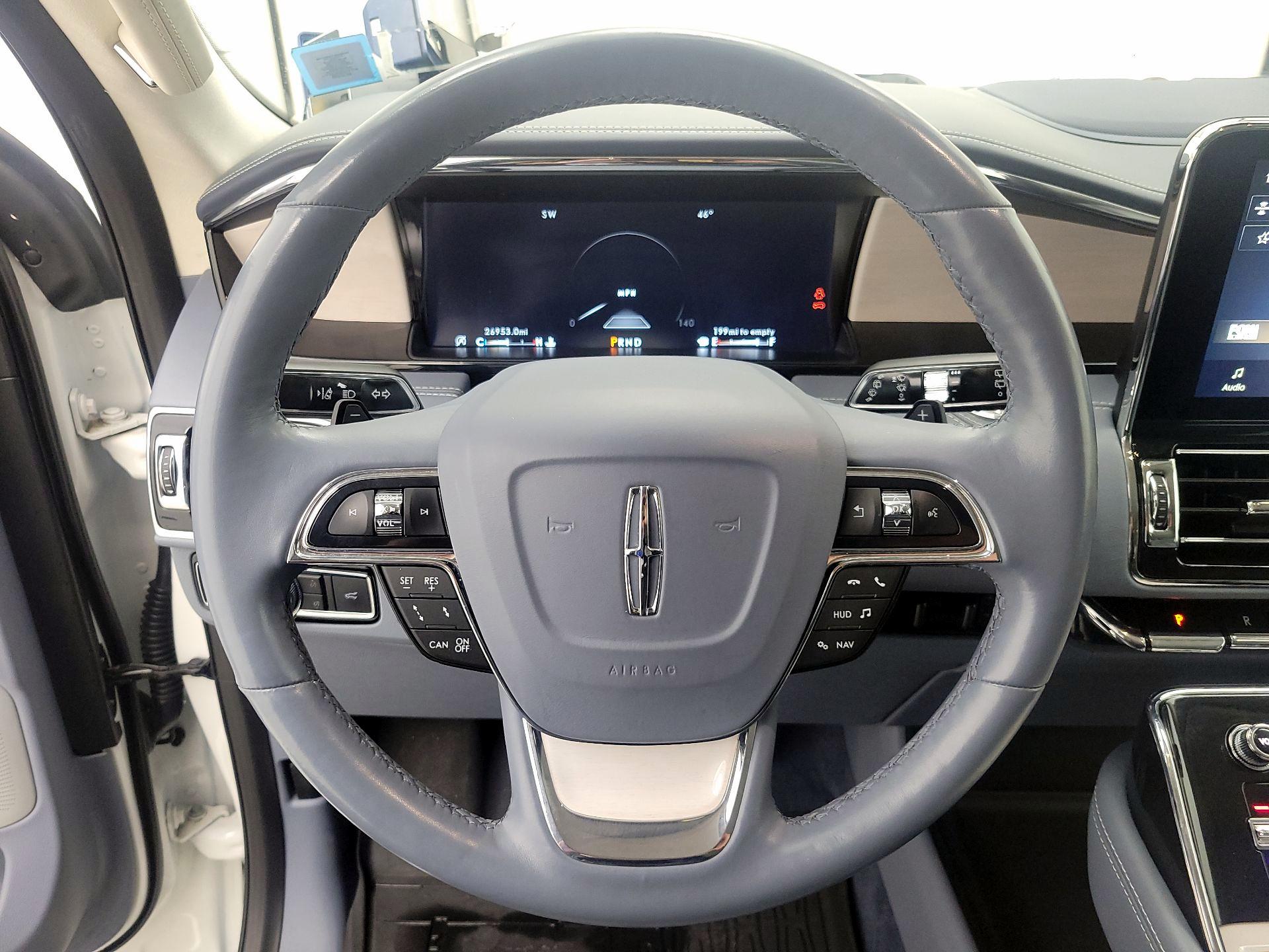 Thumbnail: 2021 Lincoln Navigator - 10