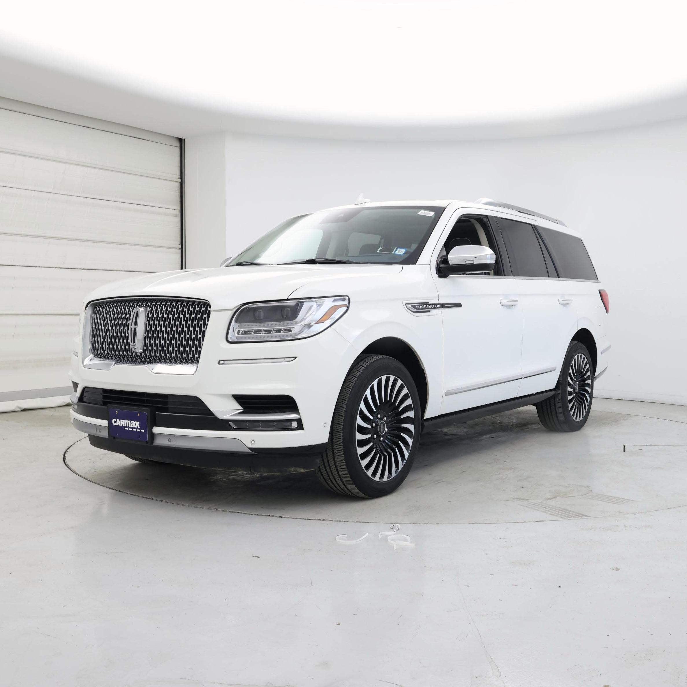 Thumbnail: 2021 Lincoln Navigator - 4