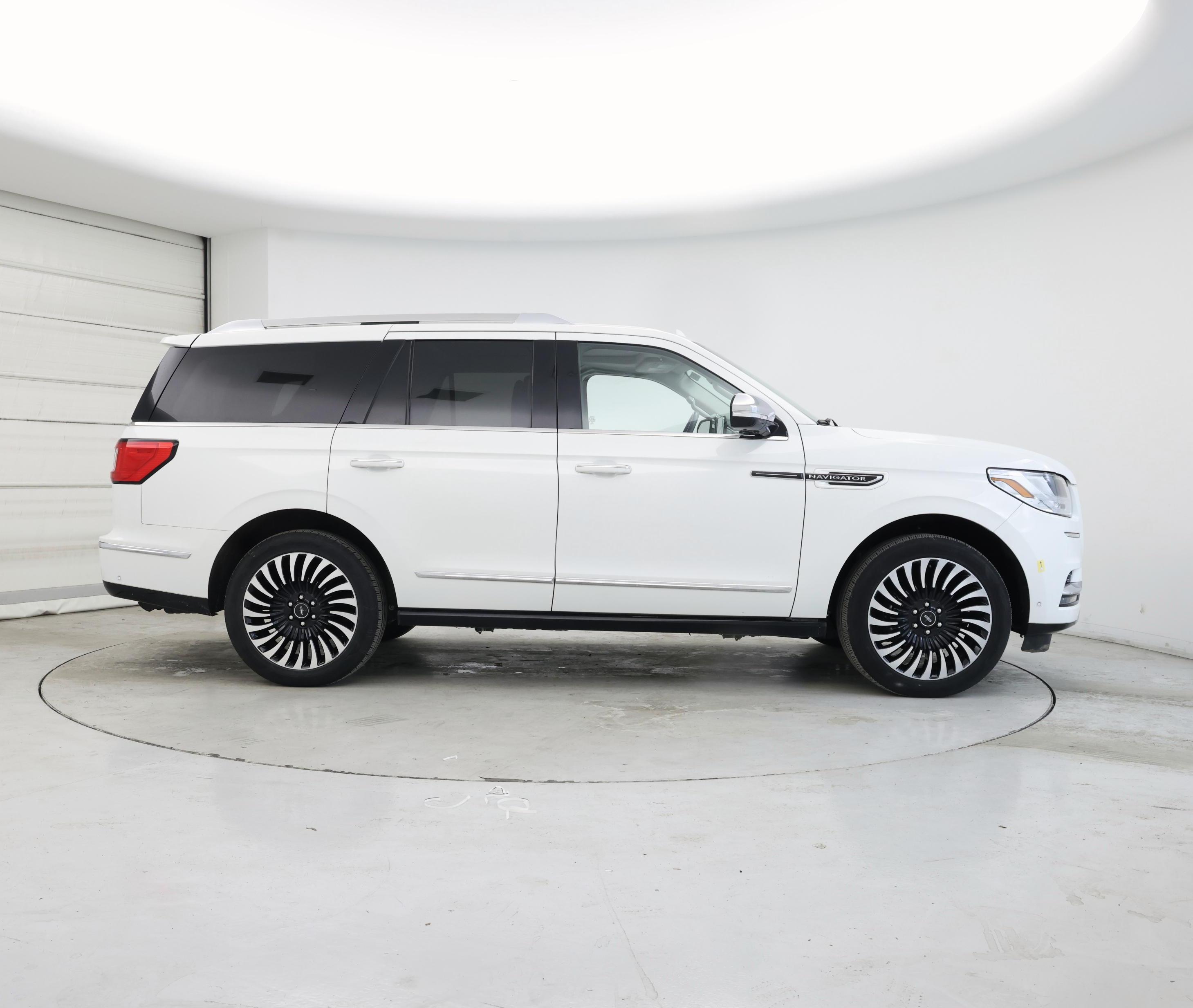 Thumbnail: 2021 Lincoln Navigator - 7