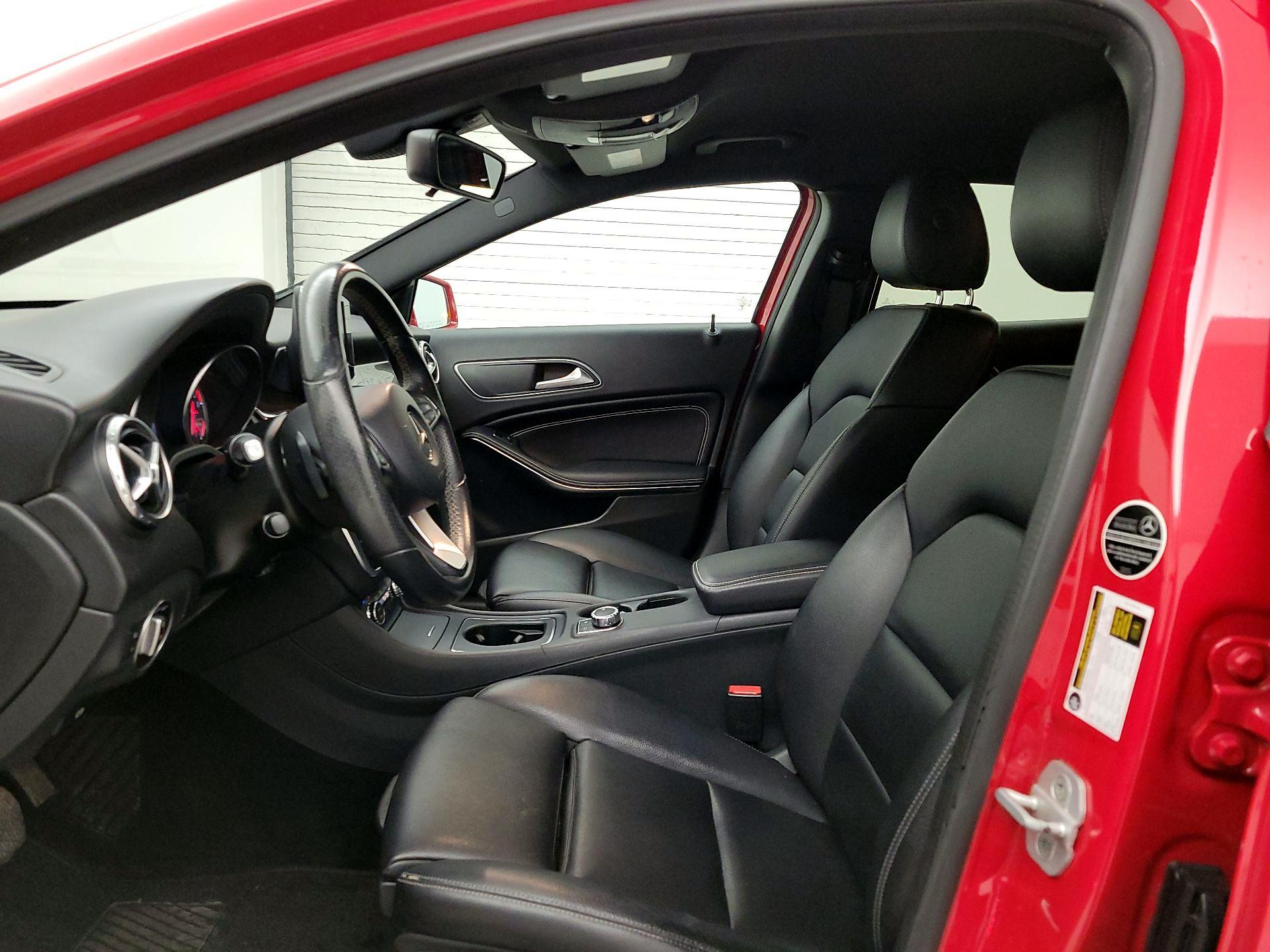 Thumbnail: 2016 Mercedes-Benz GLA - 11