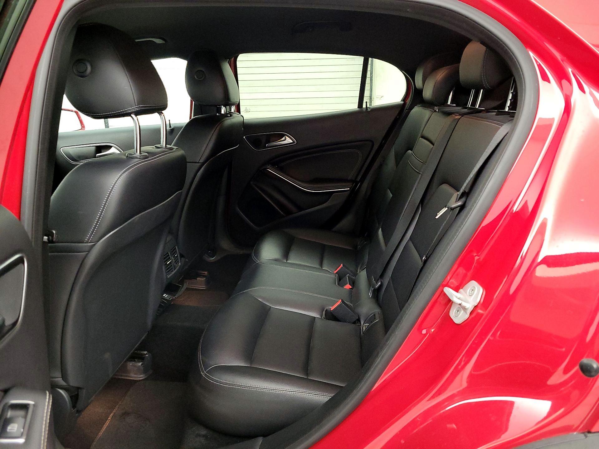 Thumbnail: 2016 Mercedes-Benz GLA - 18