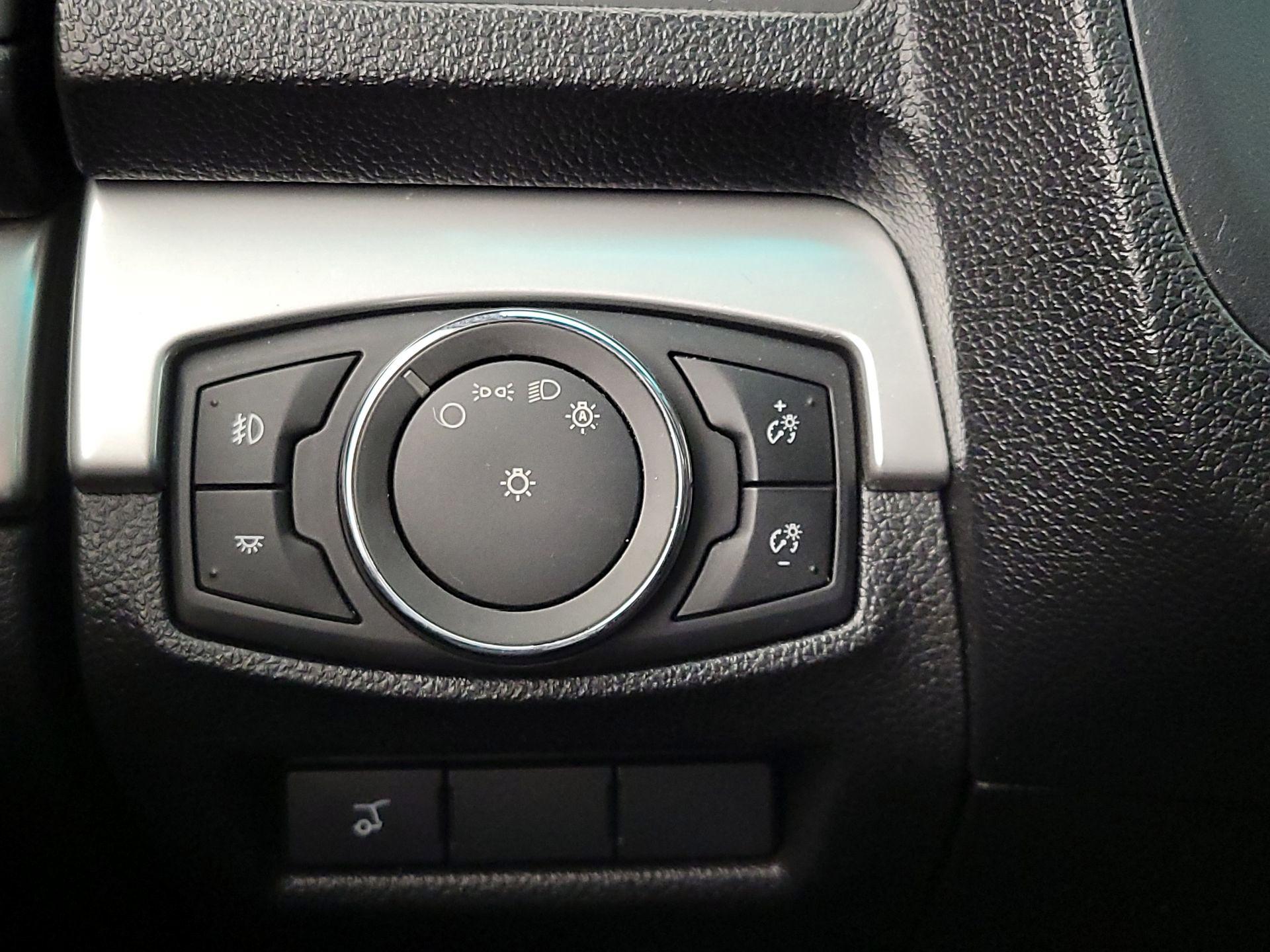 Thumbnail: 2017 Ford Explorer - 13