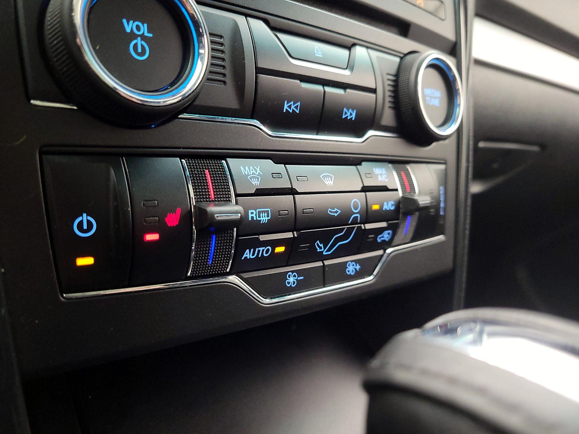 Thumbnail: 2017 Ford Explorer - 16