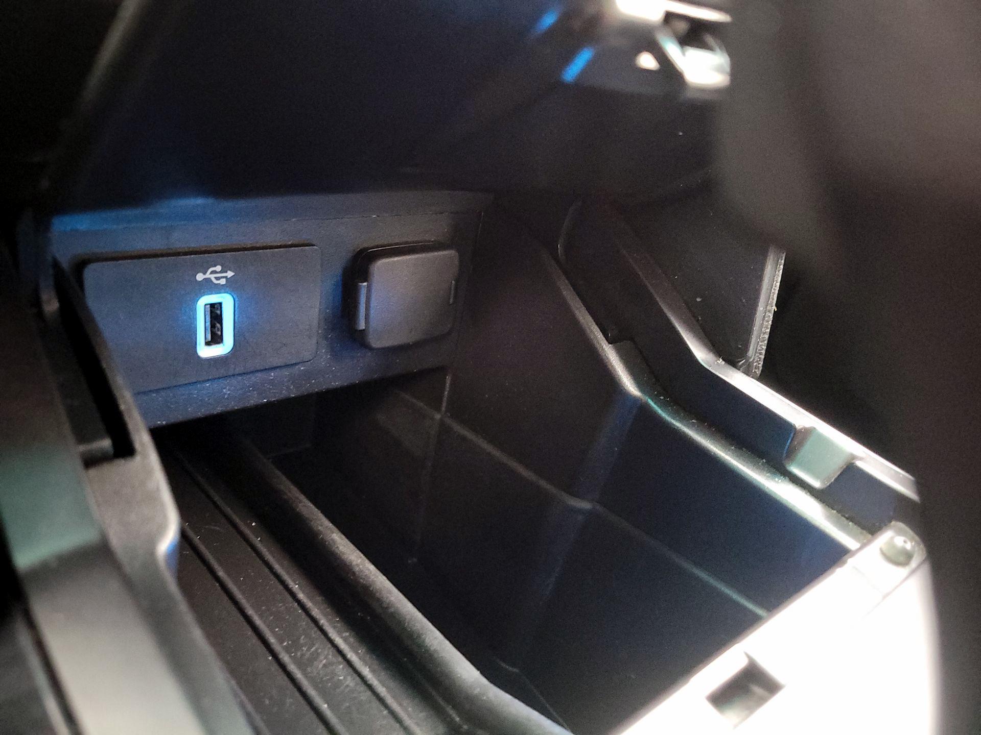 Thumbnail: 2017 Ford Explorer - 18