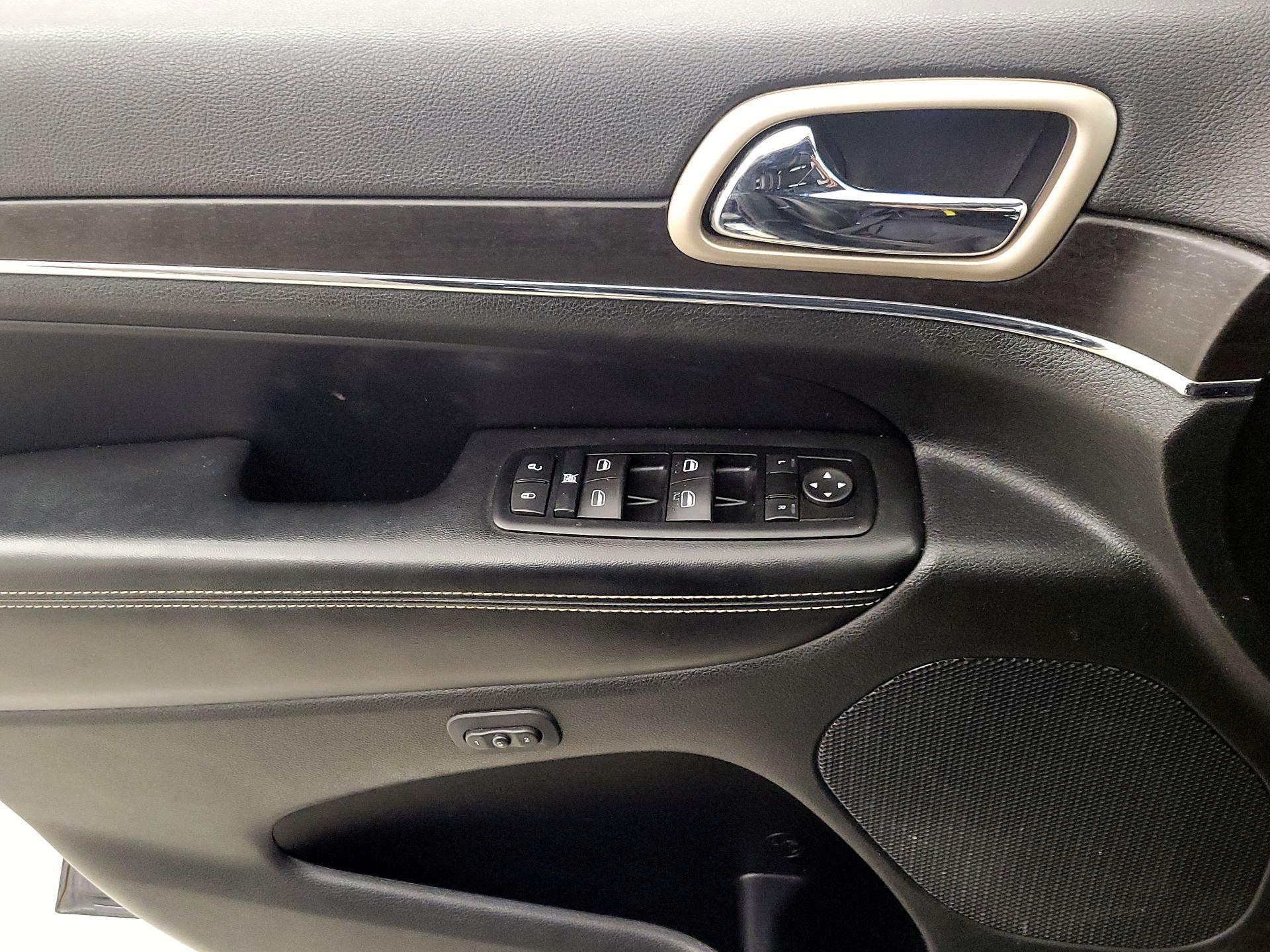 Thumbnail: 2014 Jeep Grand Cherokee - 12