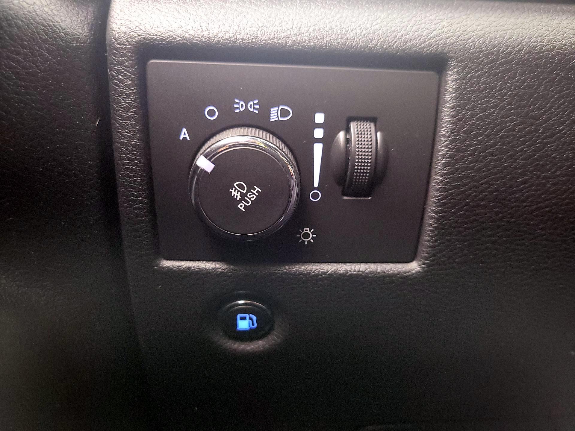 Thumbnail: 2014 Jeep Grand Cherokee - 13