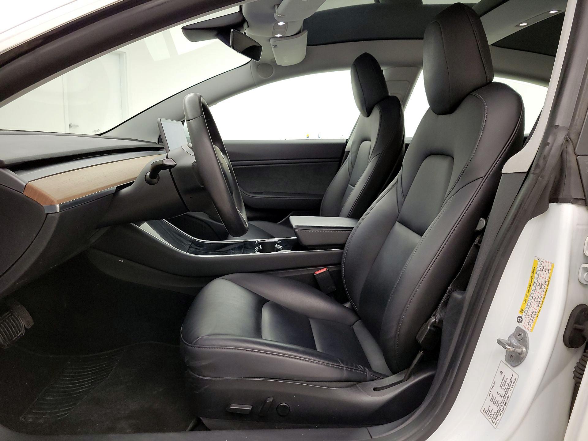 Thumbnail: 2020 Tesla Model 3 - 11