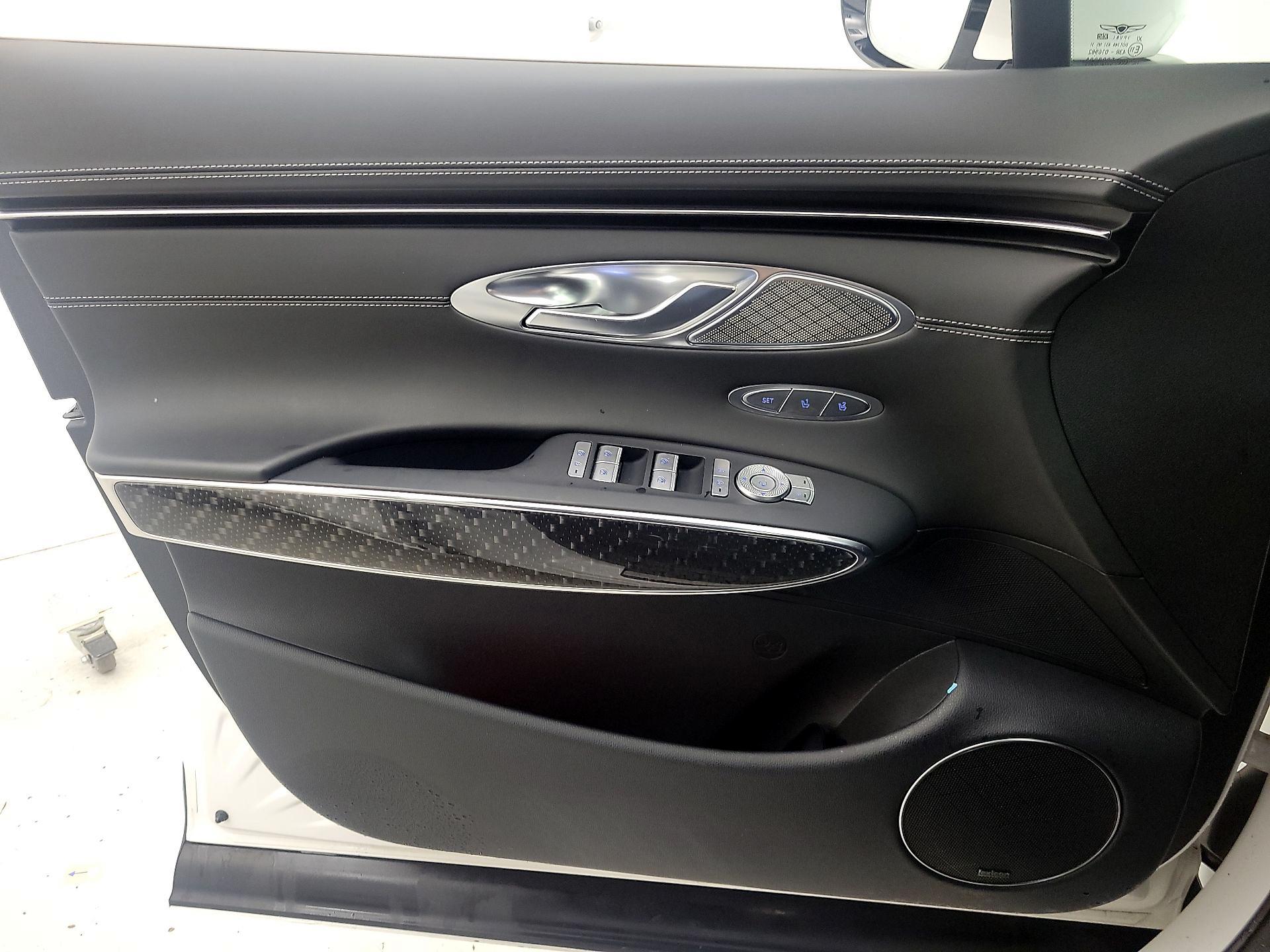 Thumbnail: 2023 Genesis GV70 - 12