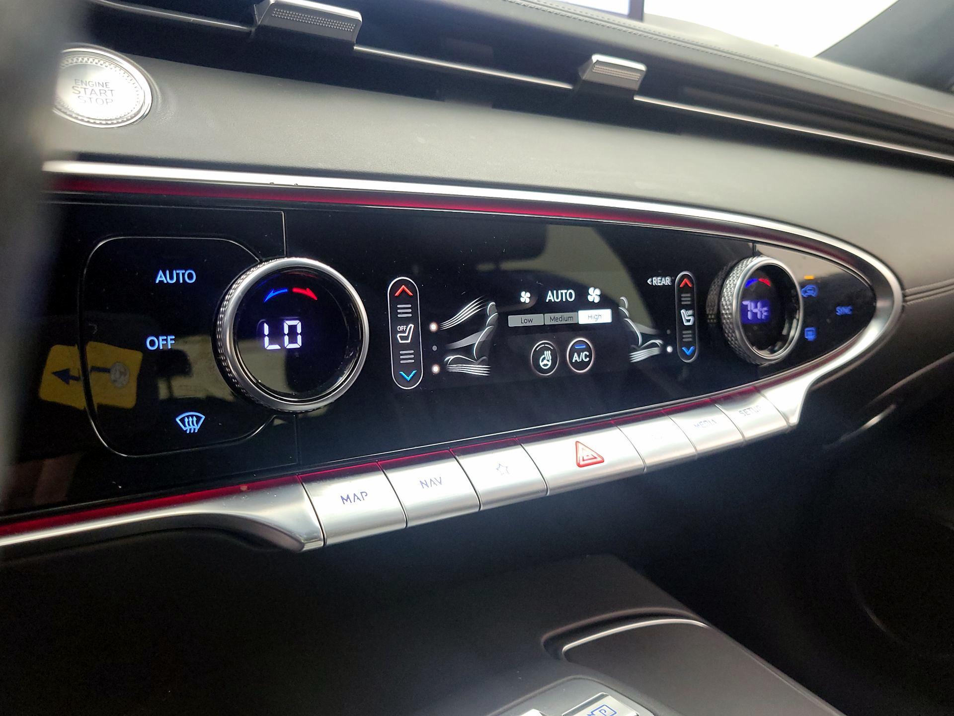 Thumbnail: 2023 Genesis GV70 - 17