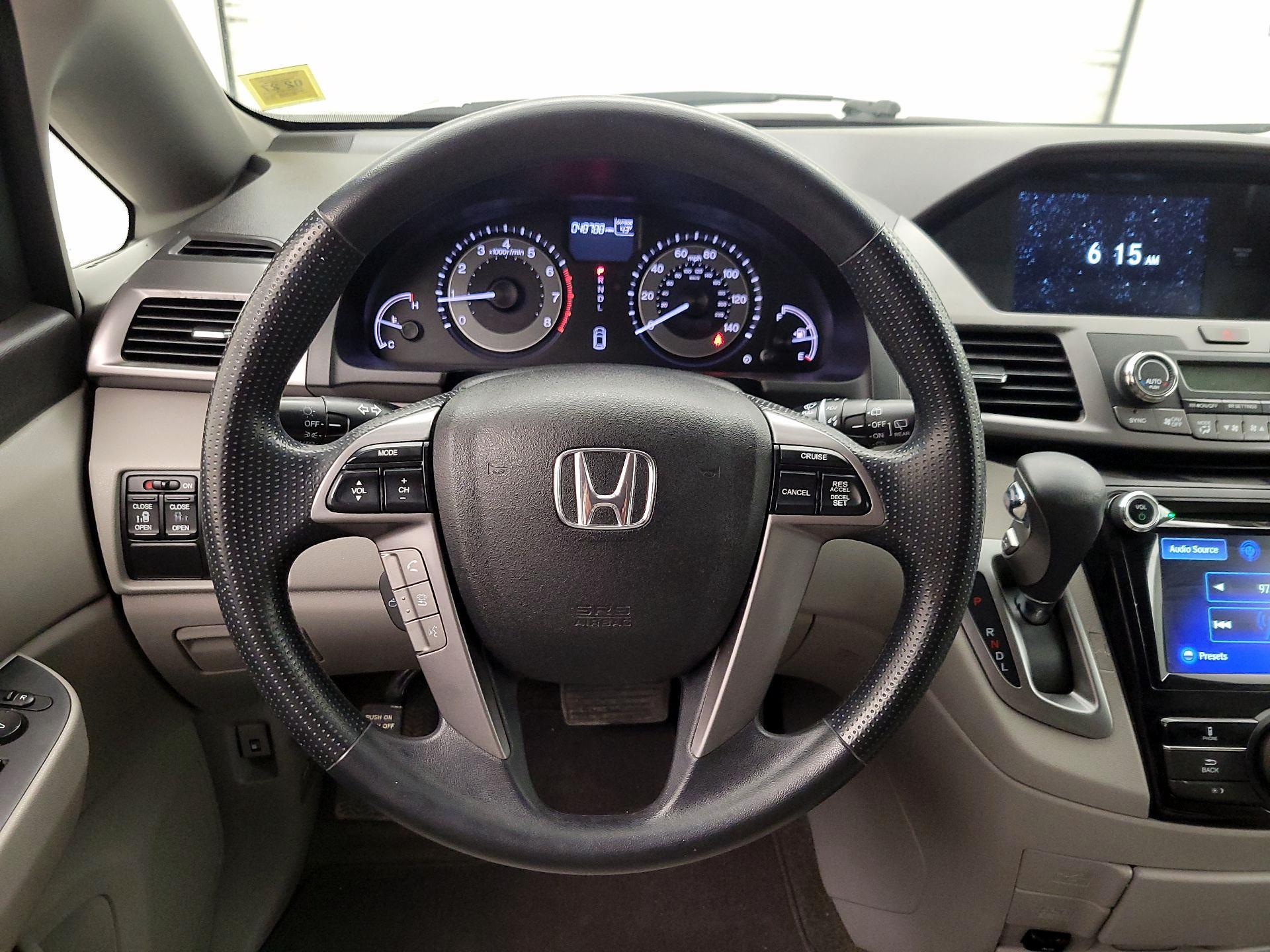 Thumbnail: 2015 Honda Odyssey - 10