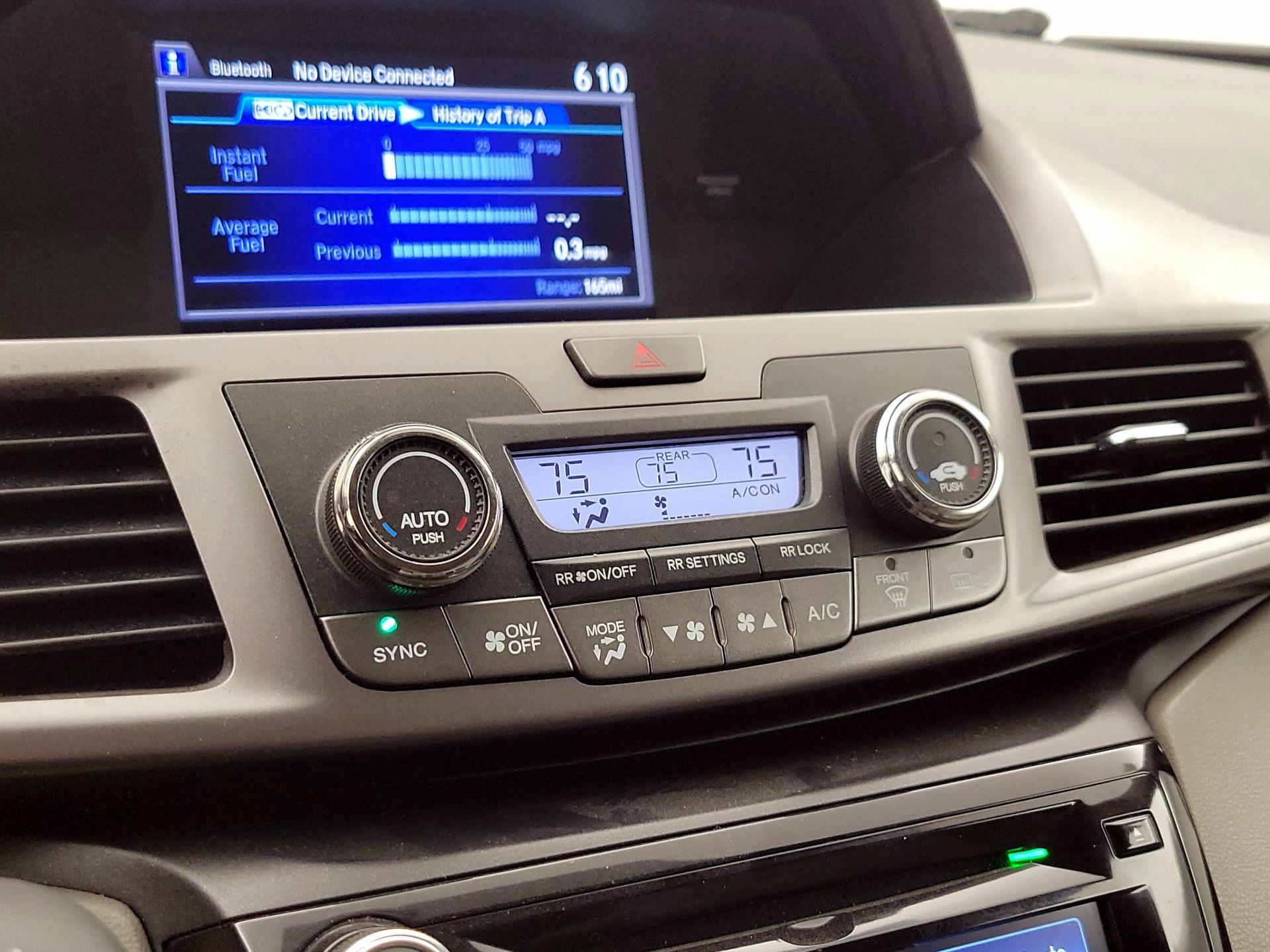 Thumbnail: 2015 Honda Odyssey - 16