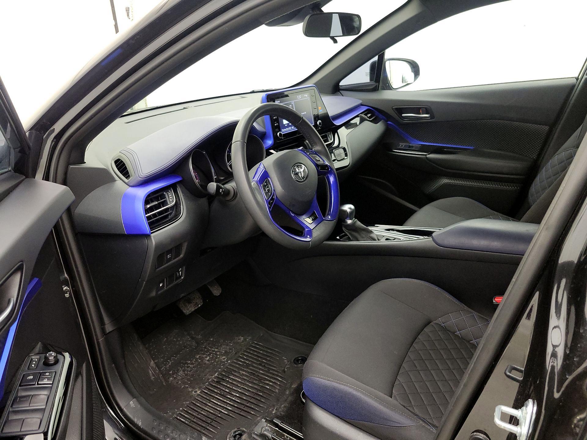 Thumbnail: 2022 Toyota C-HR - 11