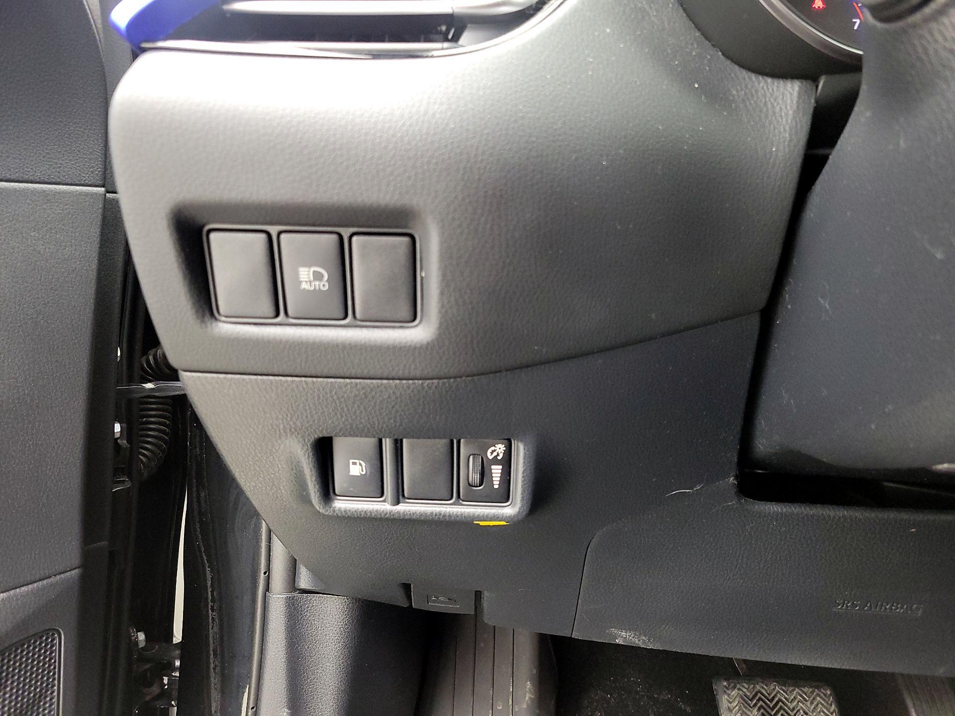 Thumbnail: 2022 Toyota C-HR - 13