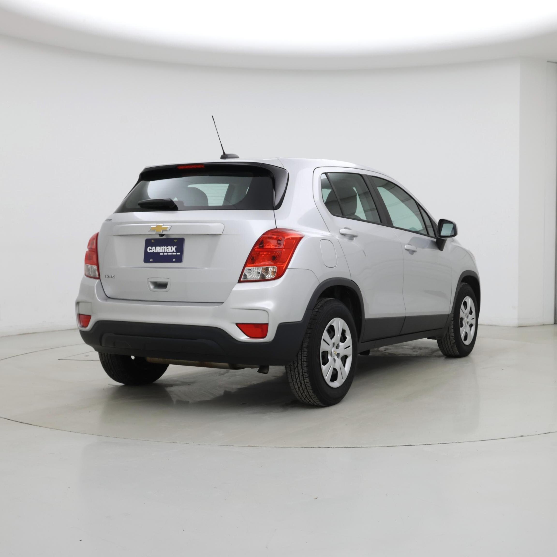 Thumbnail: 2017 Chevrolet Trax - 8