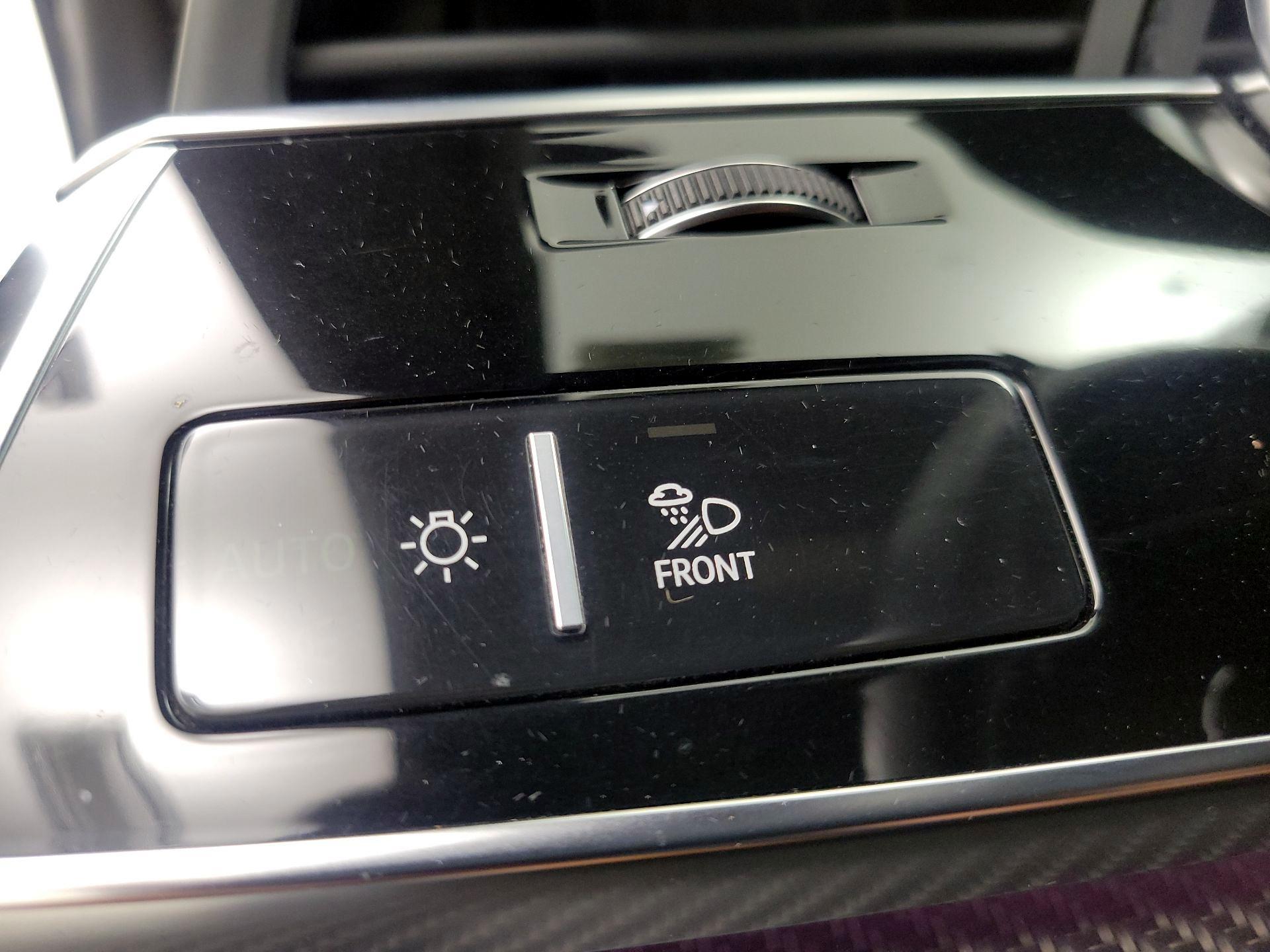 Thumbnail: 2022 Audi RS Q8 - 13