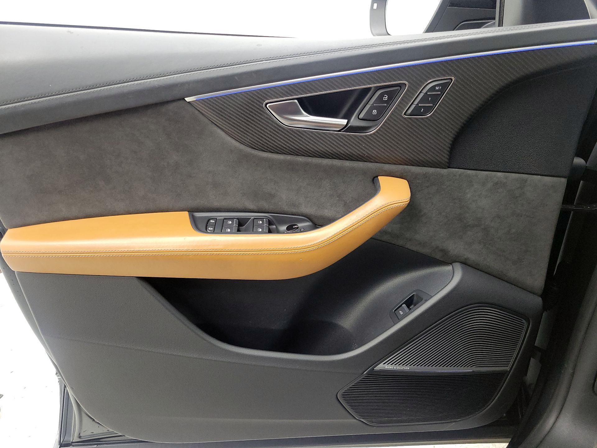 Thumbnail: 2022 Audi RS Q8 - 15