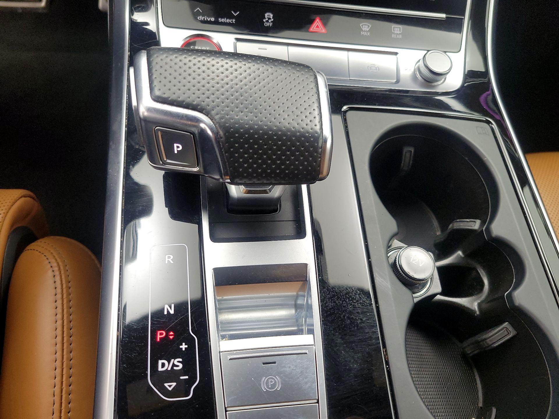 Thumbnail: 2022 Audi RS Q8 - 17