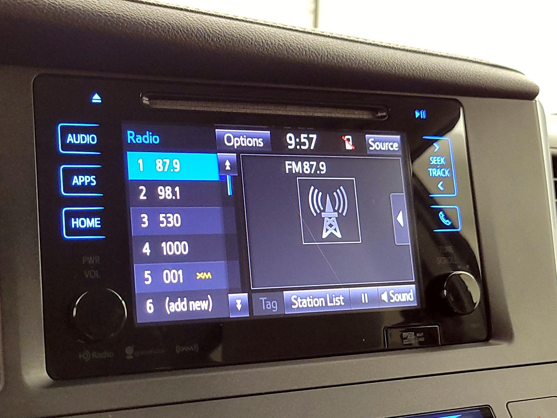Thumbnail: 2017 Toyota Sienna - 16